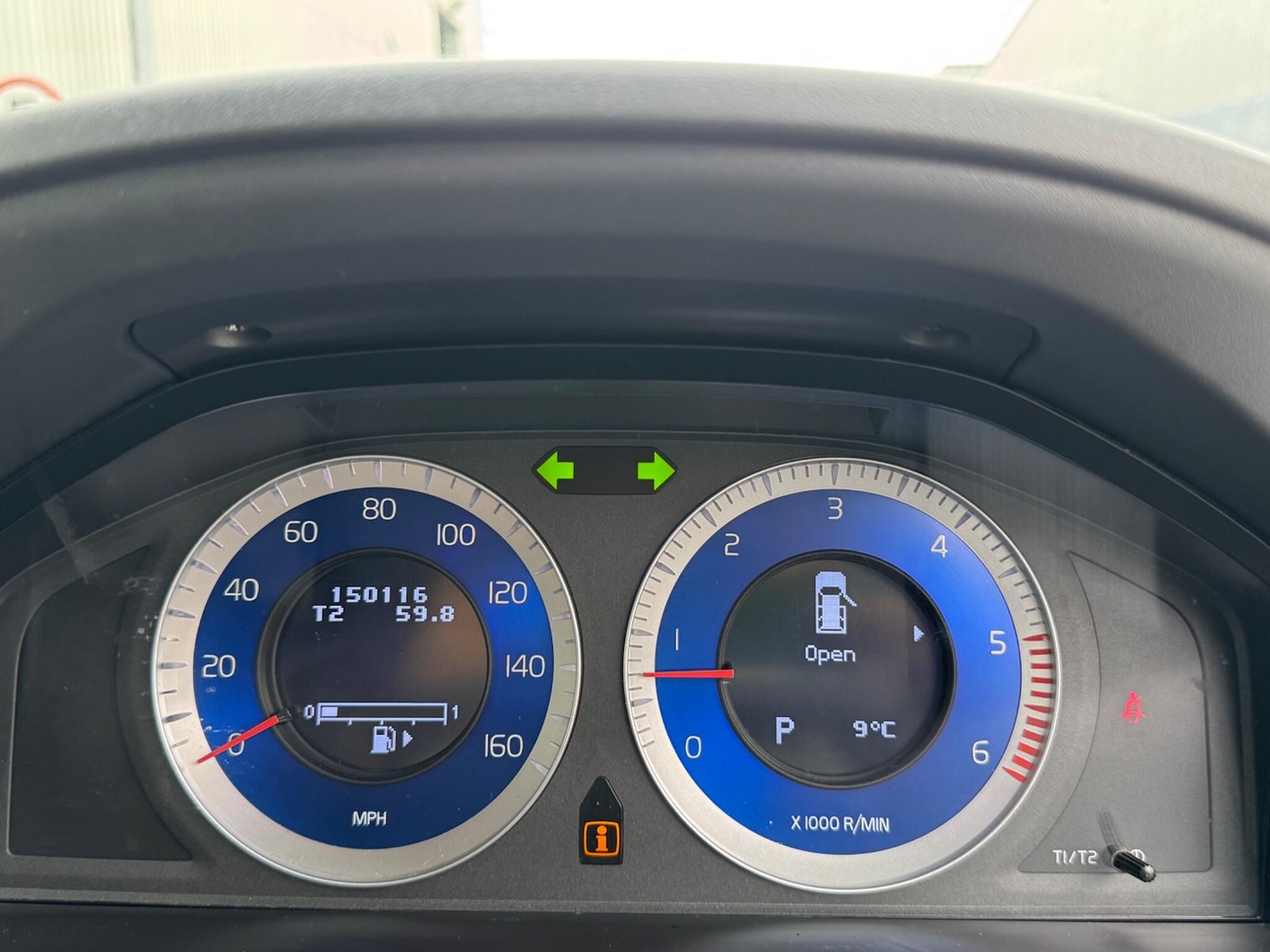 Used Volvo XC60 2010 for sale - 78170508: Photo 37