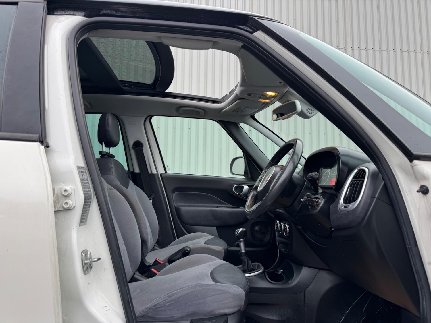 Used Fiat 500L 2014 for sale - 77320851: Photo 22