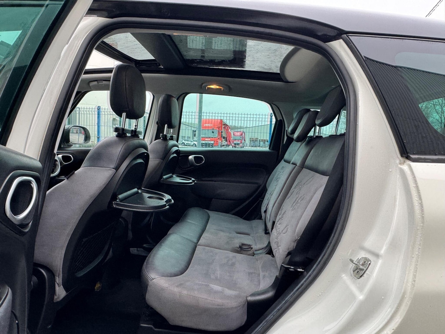 Used Fiat 500L 2014 for sale - 77320851: Photo 32