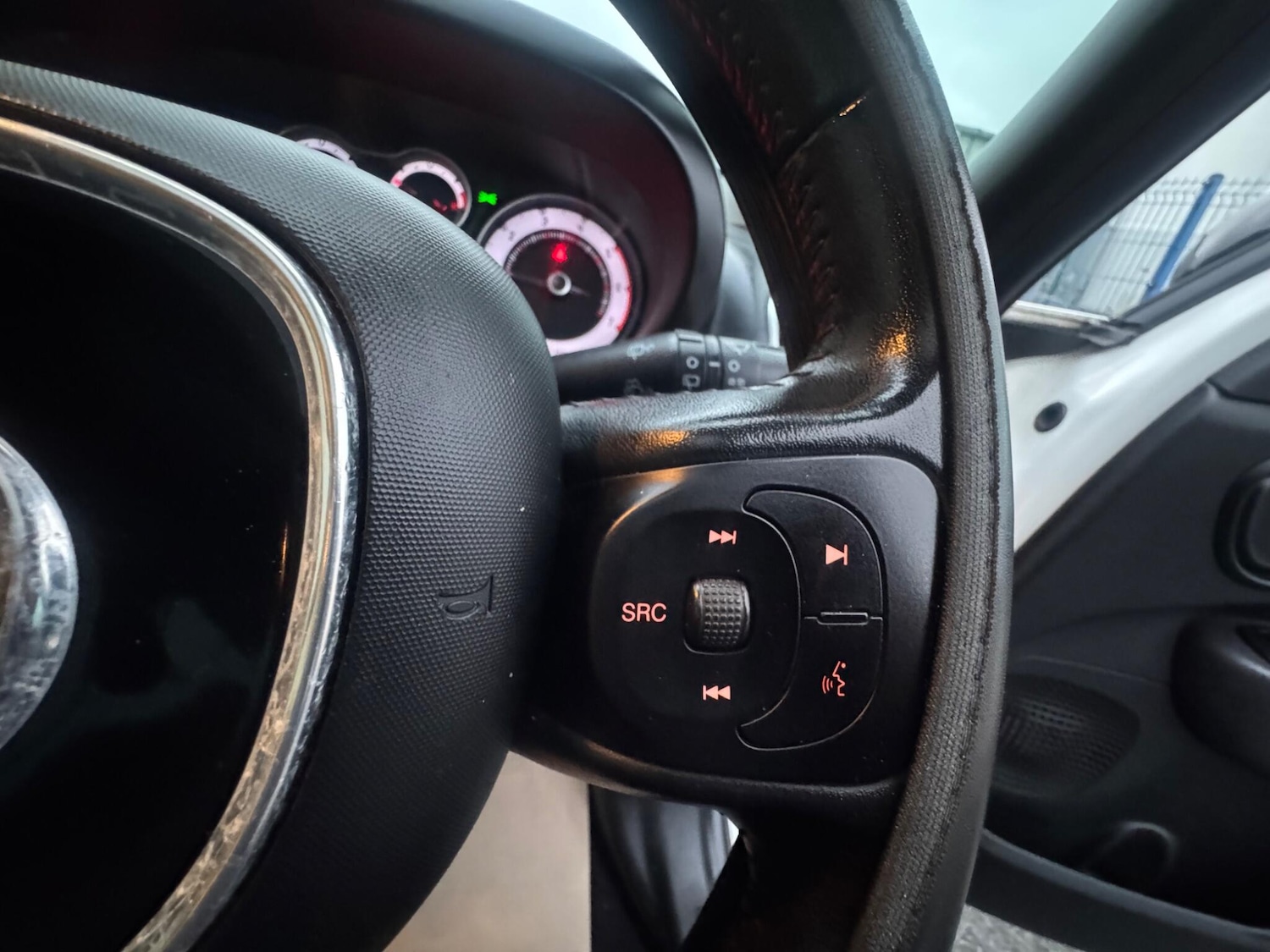 Used Fiat 500L 2014 for sale - 77320851: Photo 37