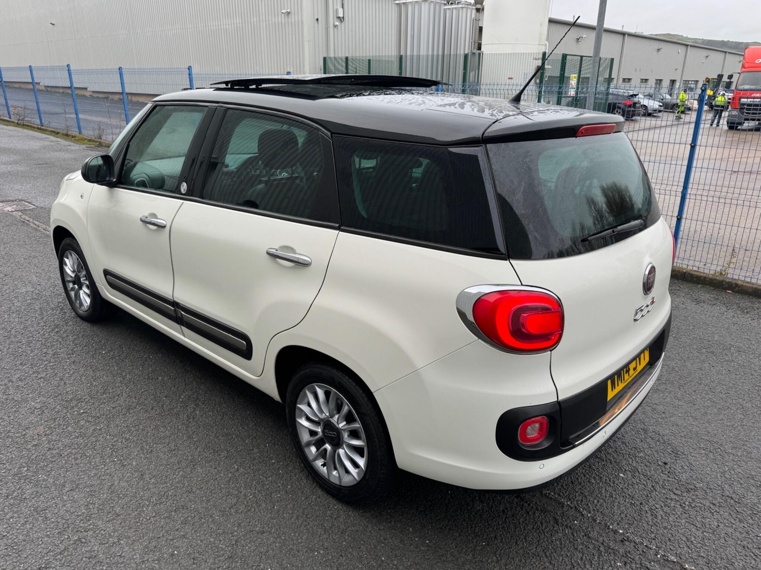 Used Fiat 500L 2014 for sale - 77320851: Photo 6