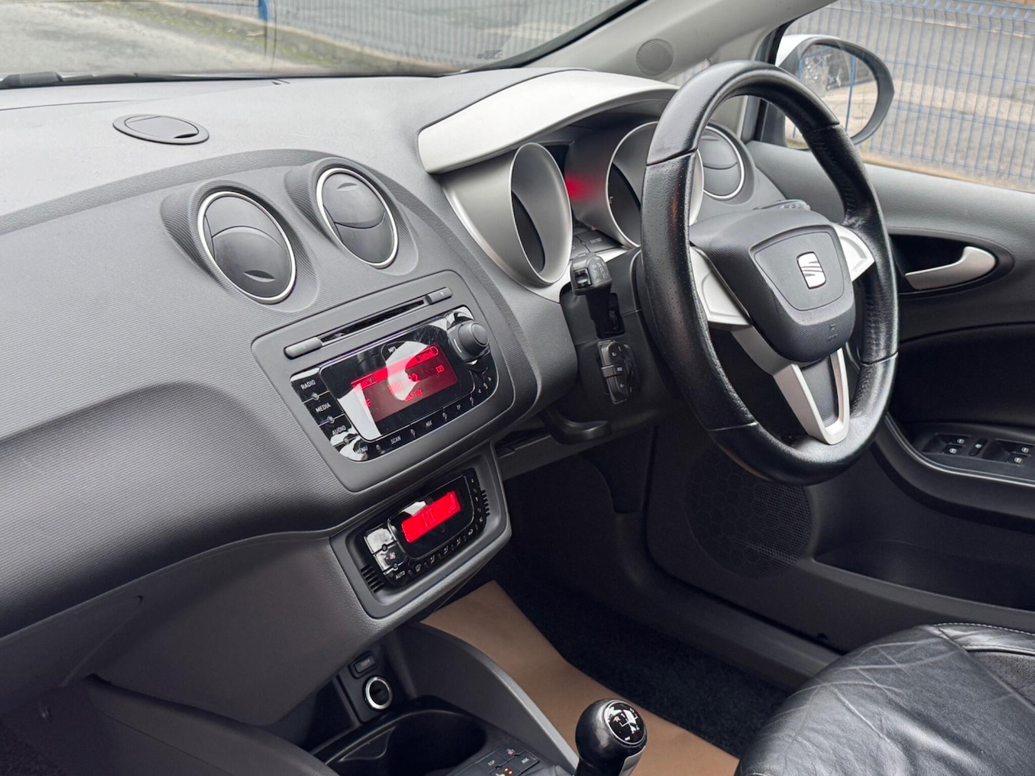 Used SEAT Ibiza 2011 for sale - 77794402: Photo 19