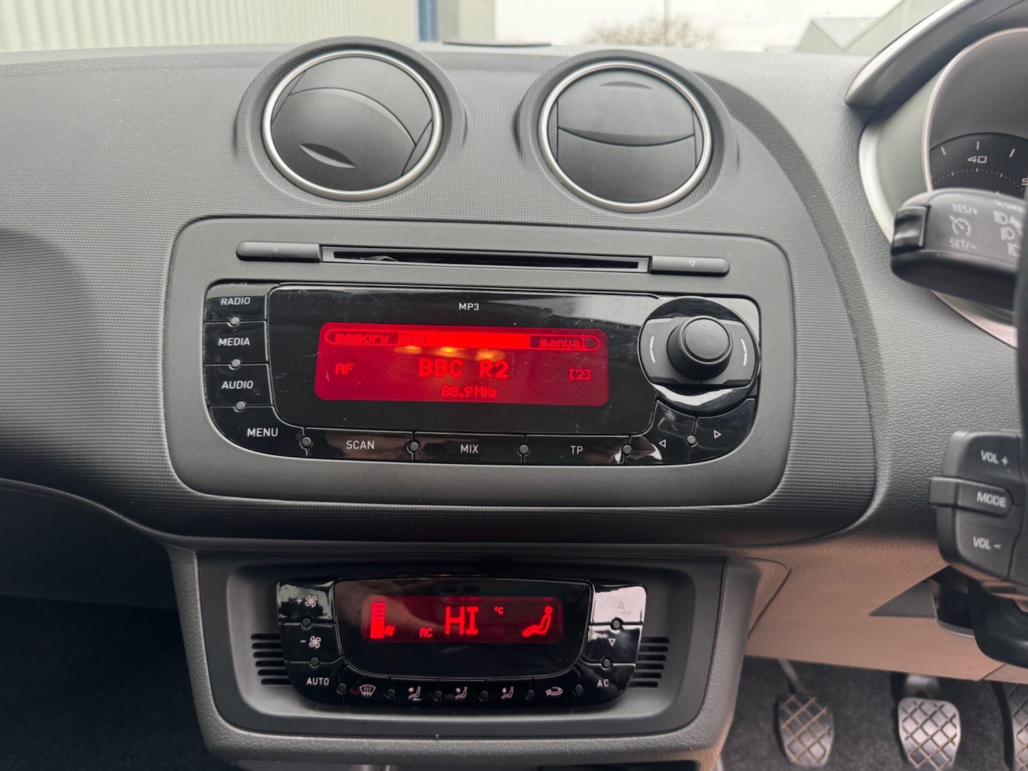 Used SEAT Ibiza 2011 for sale - 77794402: Photo 24