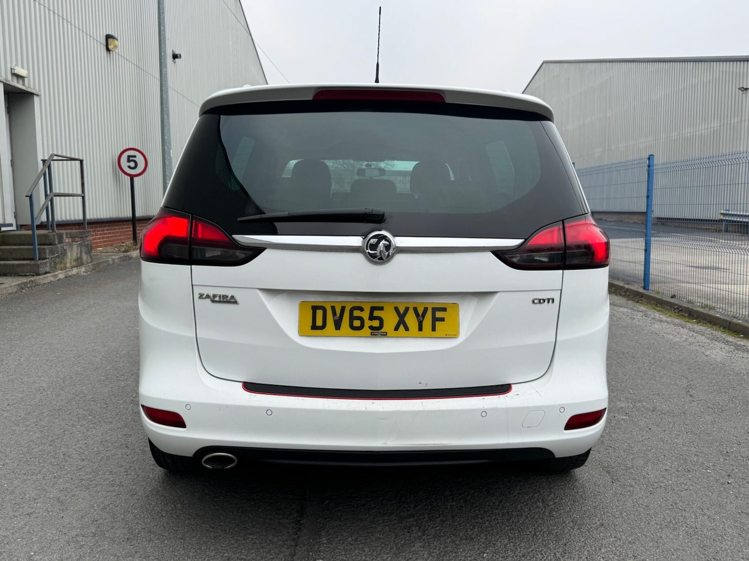 Used Vauxhall Zafira 2015 for sale - 77982616: Photo 11