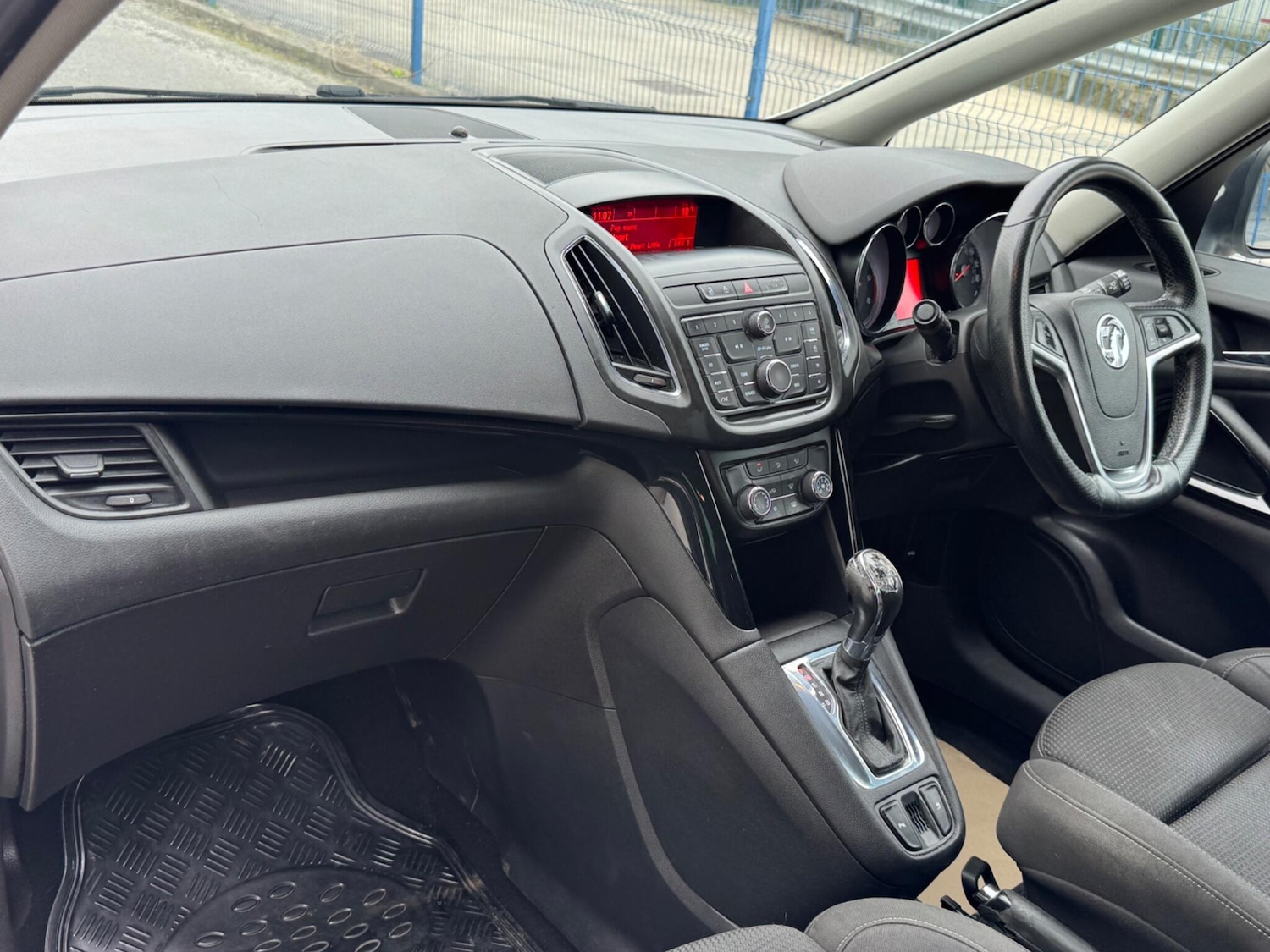 Used Vauxhall Zafira 2015 for sale - 77982616: Photo 18