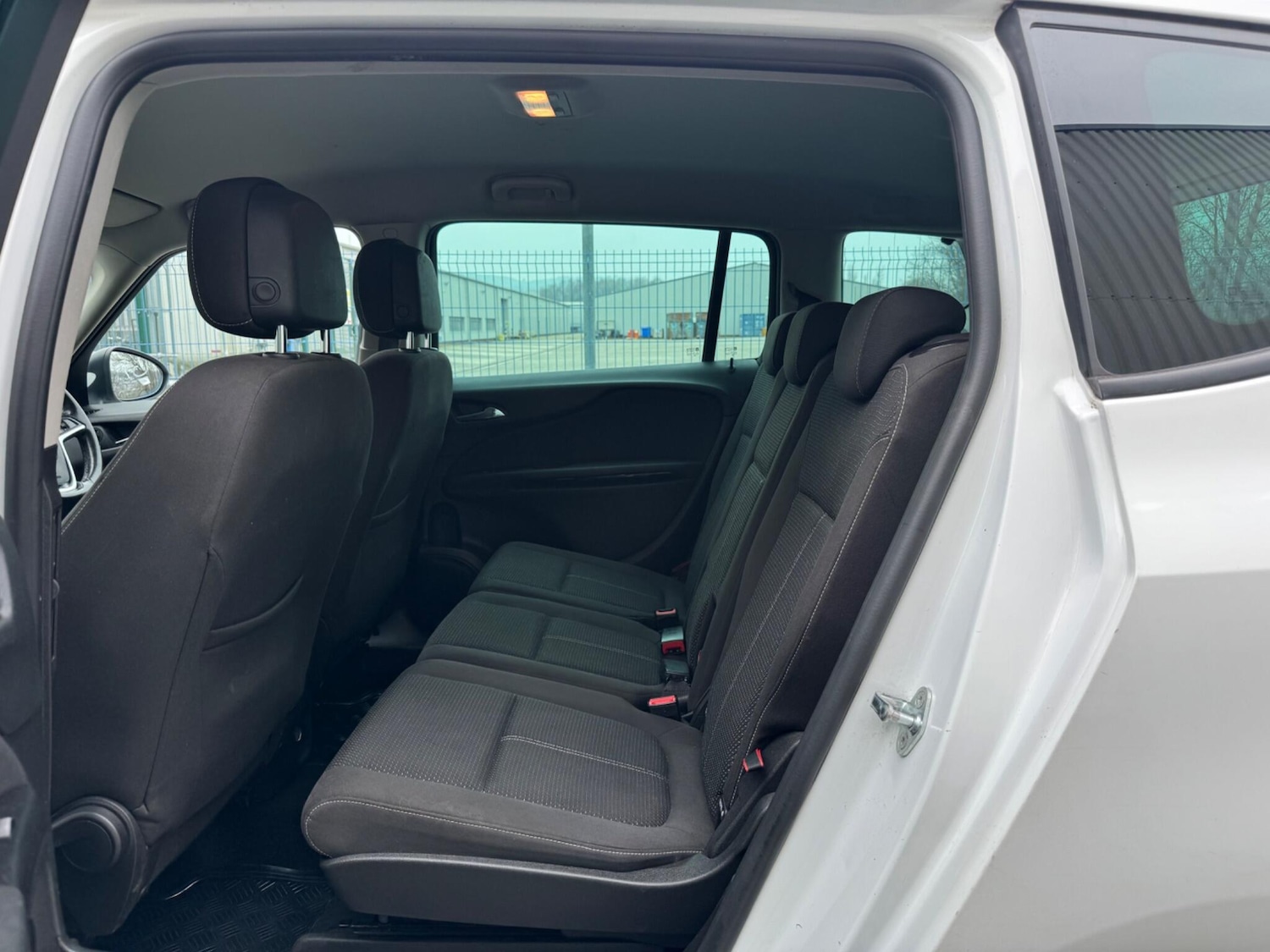 Used Vauxhall Zafira 2015 for sale - 77982616: Photo 29