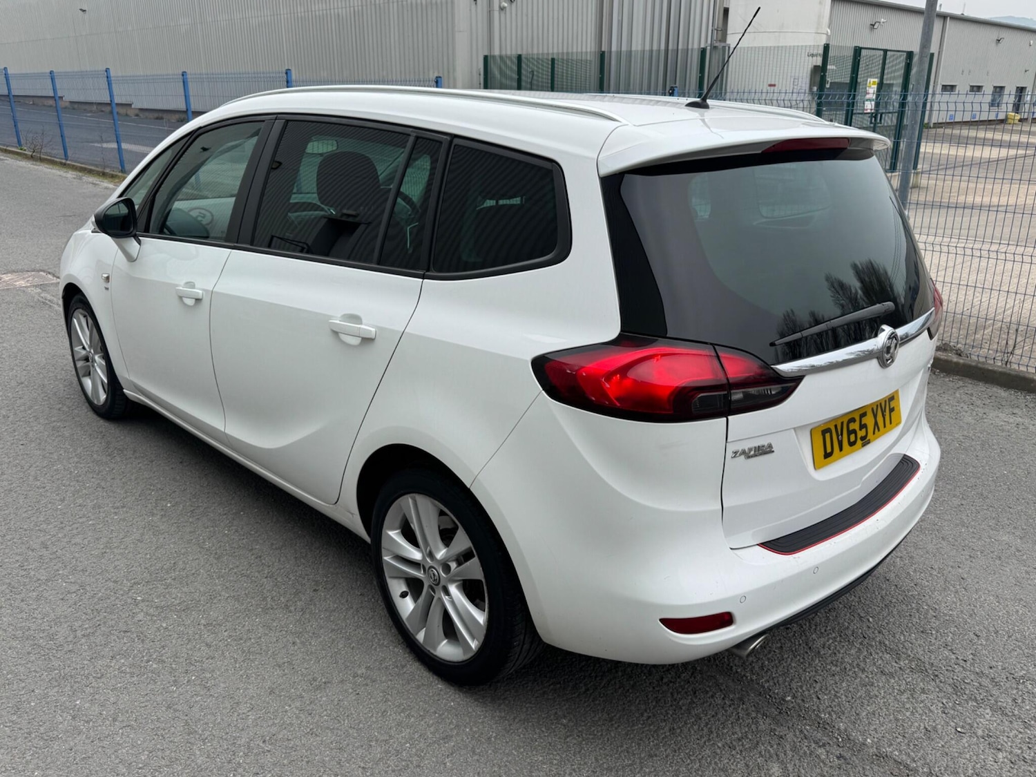 Used Vauxhall Zafira 2015 for sale - 77982616: Photo 9