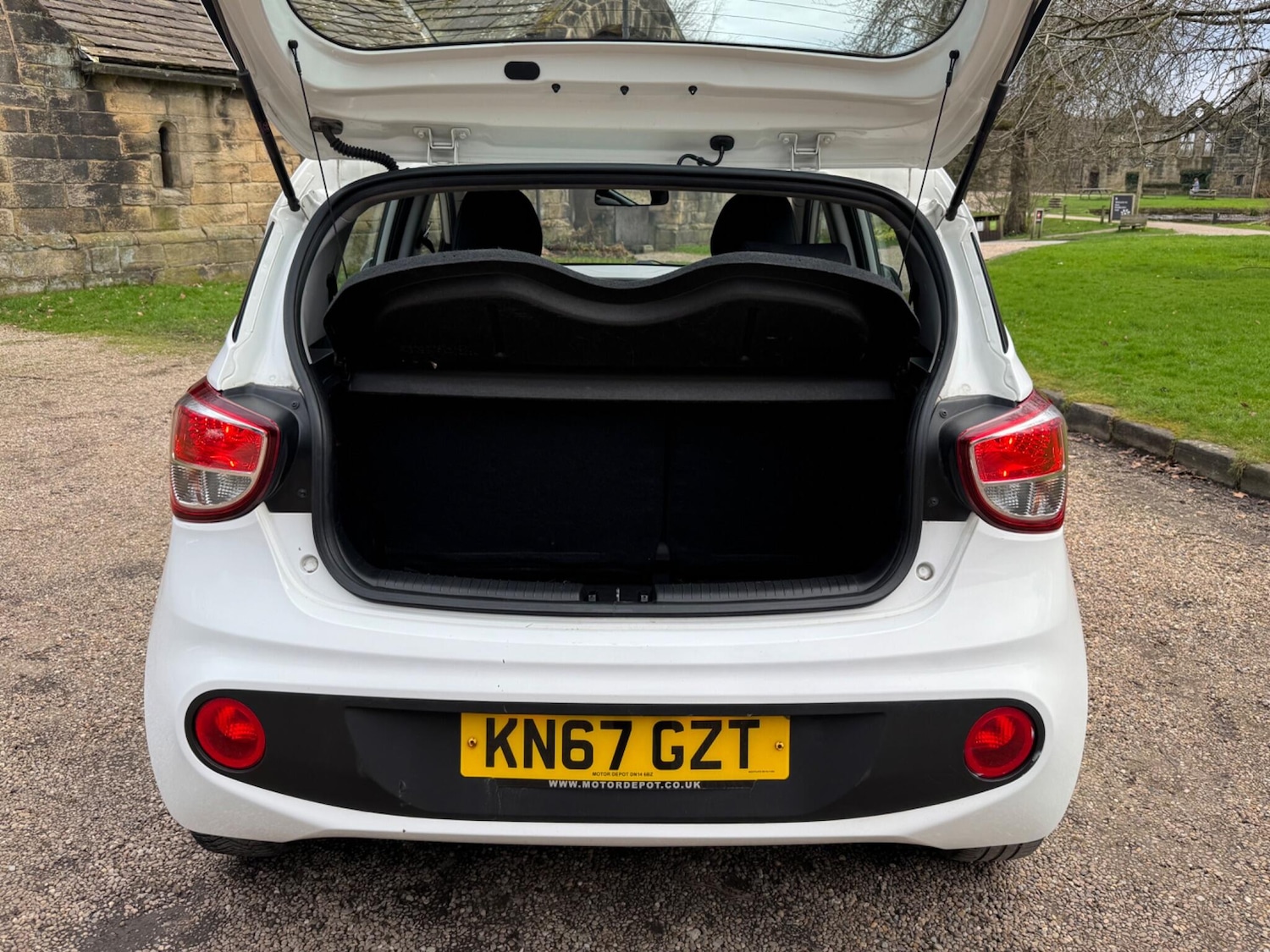 Used Hyundai i10 2018 for sale - 77853208: Photo 13