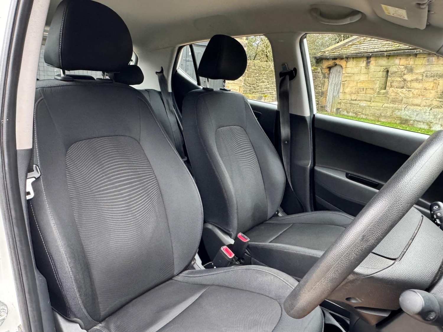 Used Hyundai i10 2018 for sale - 77853208: Photo 21