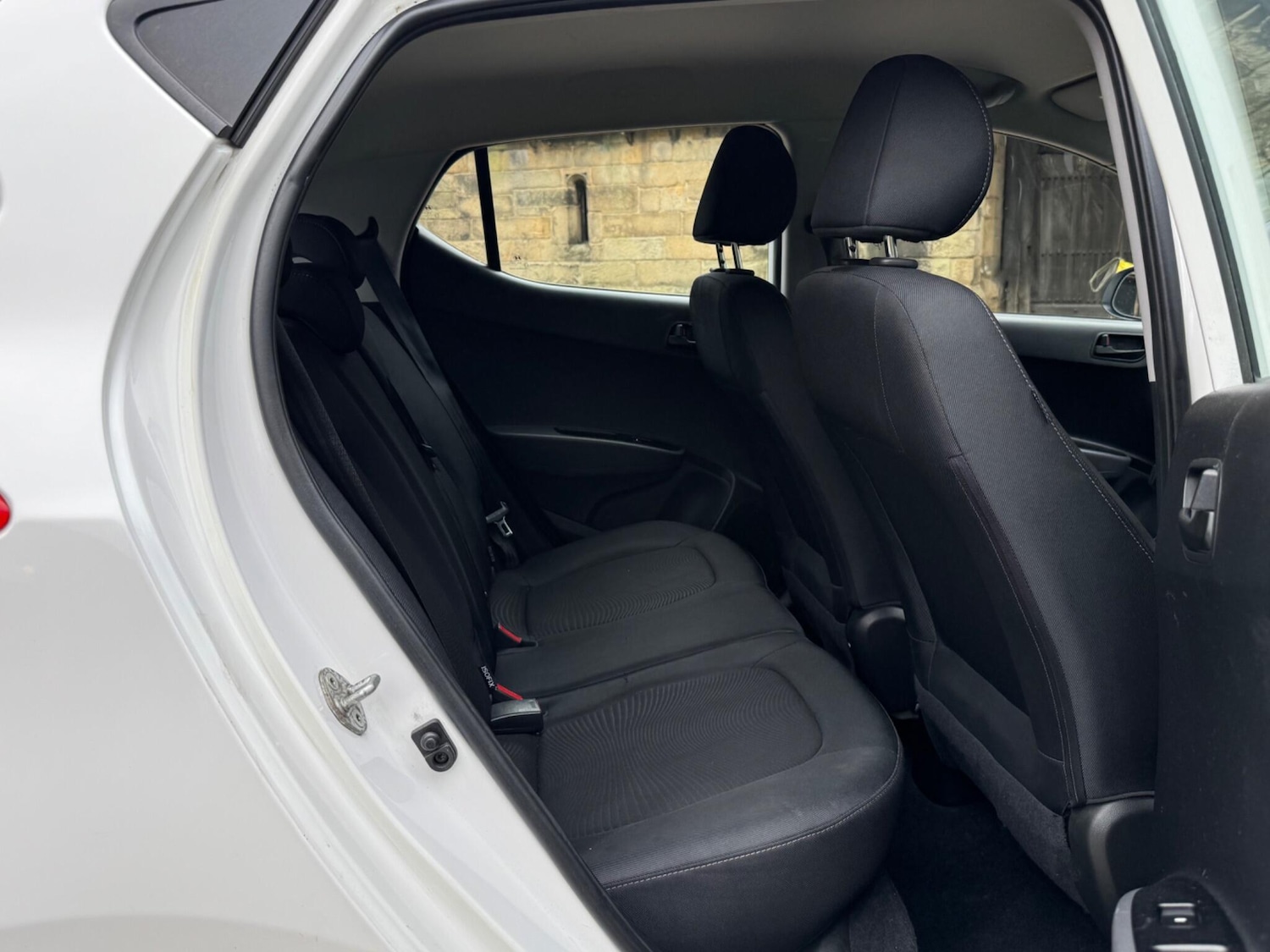 Used Hyundai i10 2018 for sale - 77853208: Photo 25