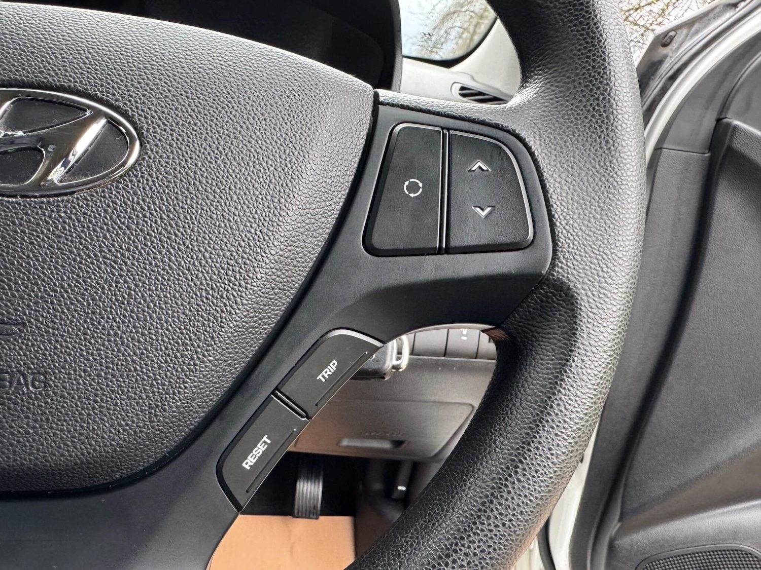 Used Hyundai i10 2018 for sale - 77853208: Photo 34