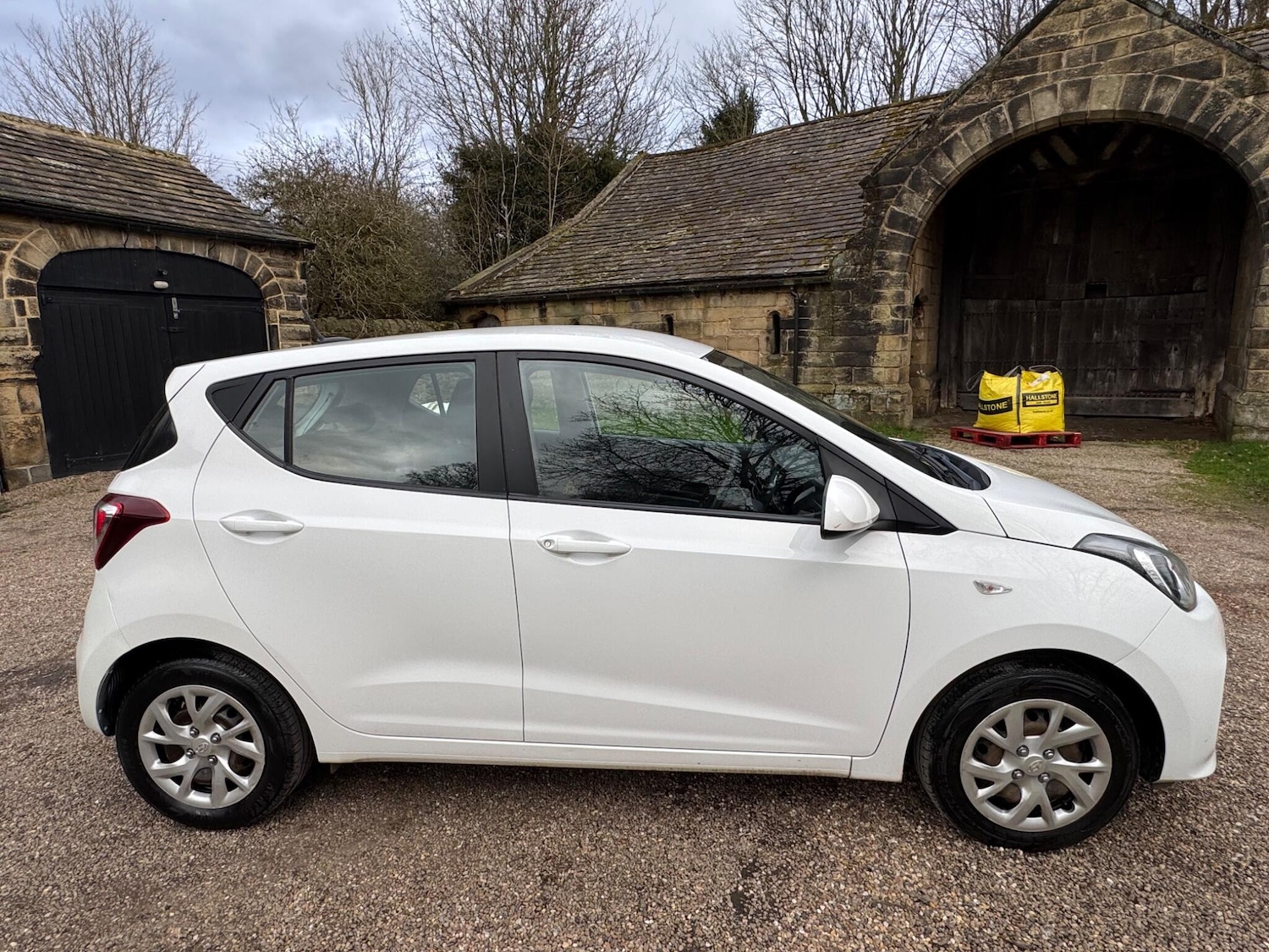 Used Hyundai i10 2018 for sale - 77853208: Photo 4