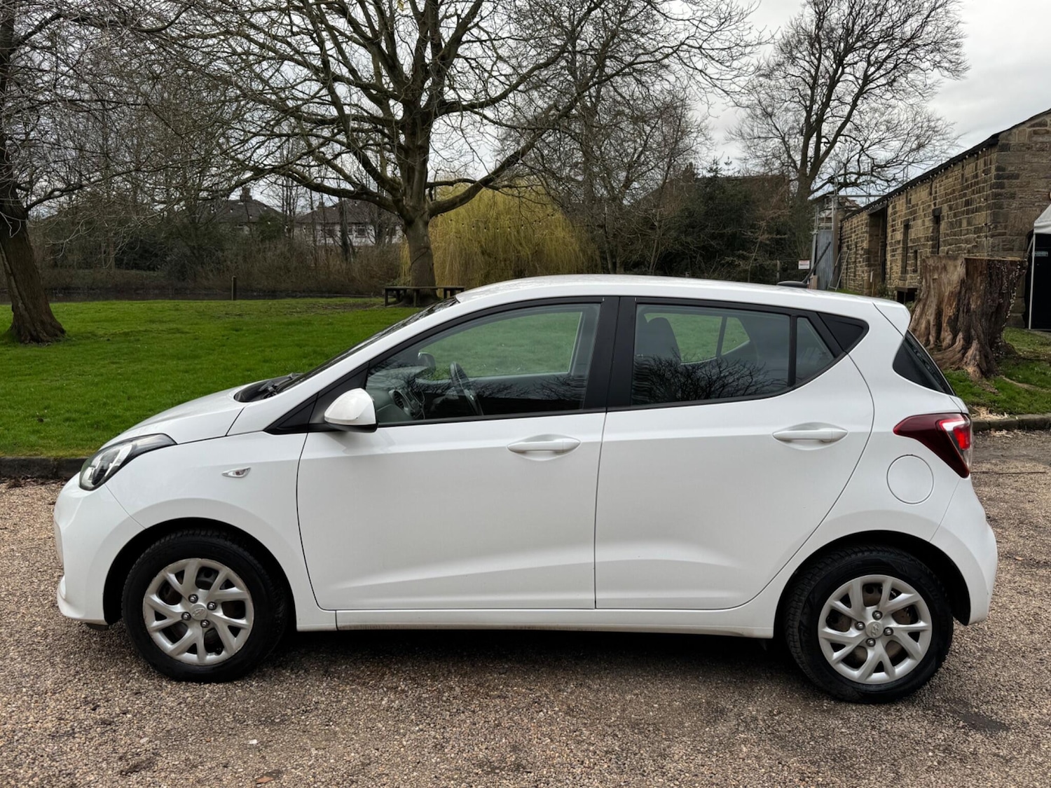 Used Hyundai i10 2018 for sale - 77853208: Photo 8
