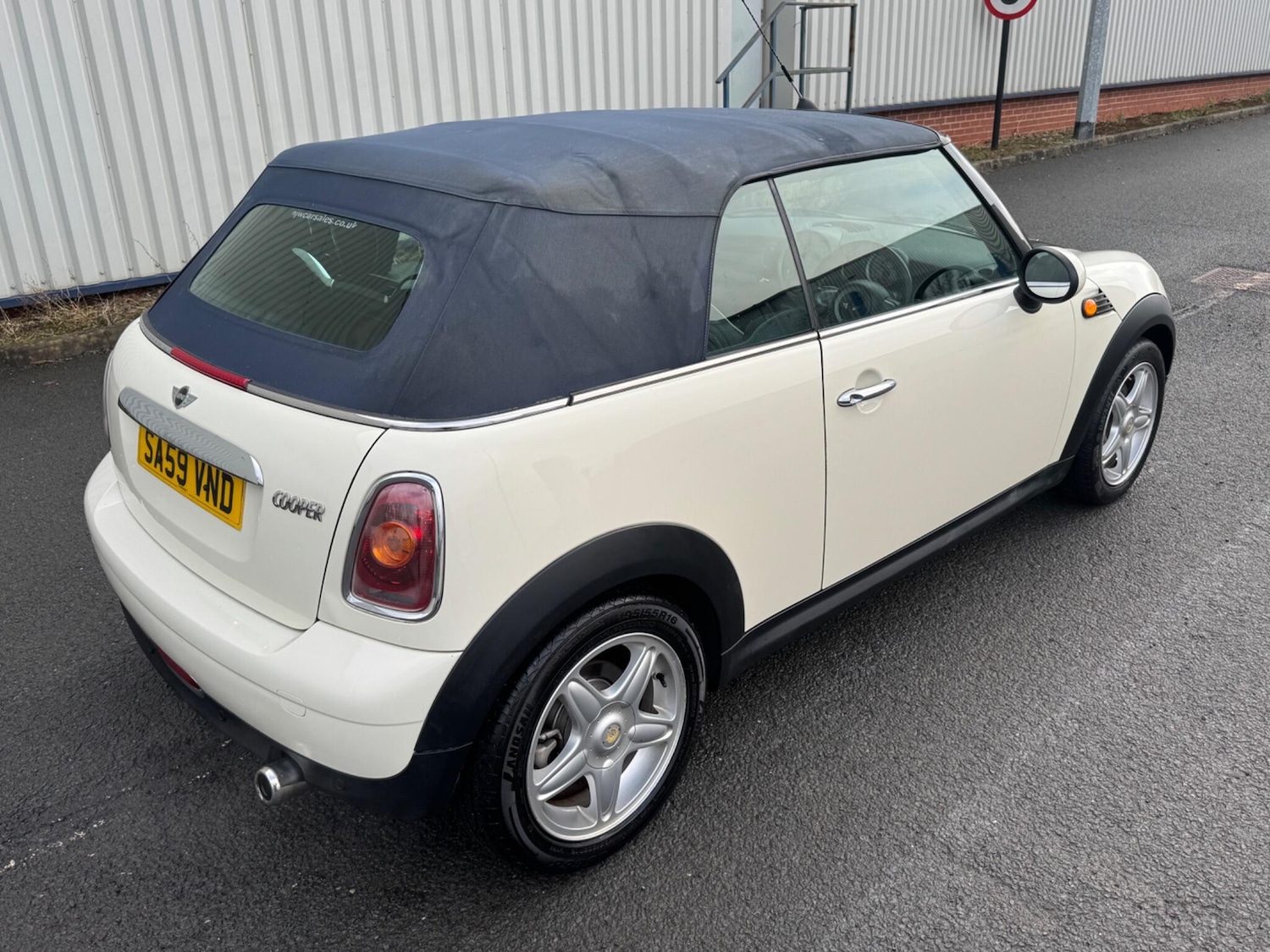 Used MINI Convertible 2009 for sale - 77633978: Photo 12