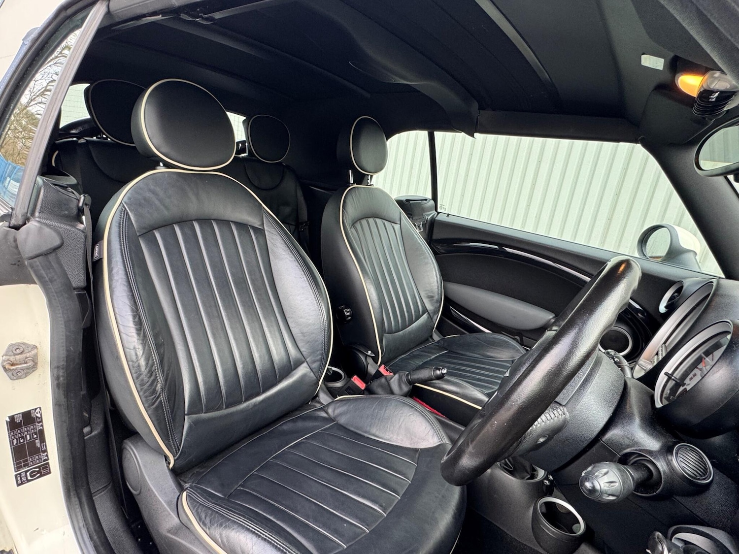 Used MINI Convertible 2009 for sale - 77633978: Photo 19