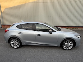 Used Mazda Mazda3 2017 for sale - 79543963: Photo