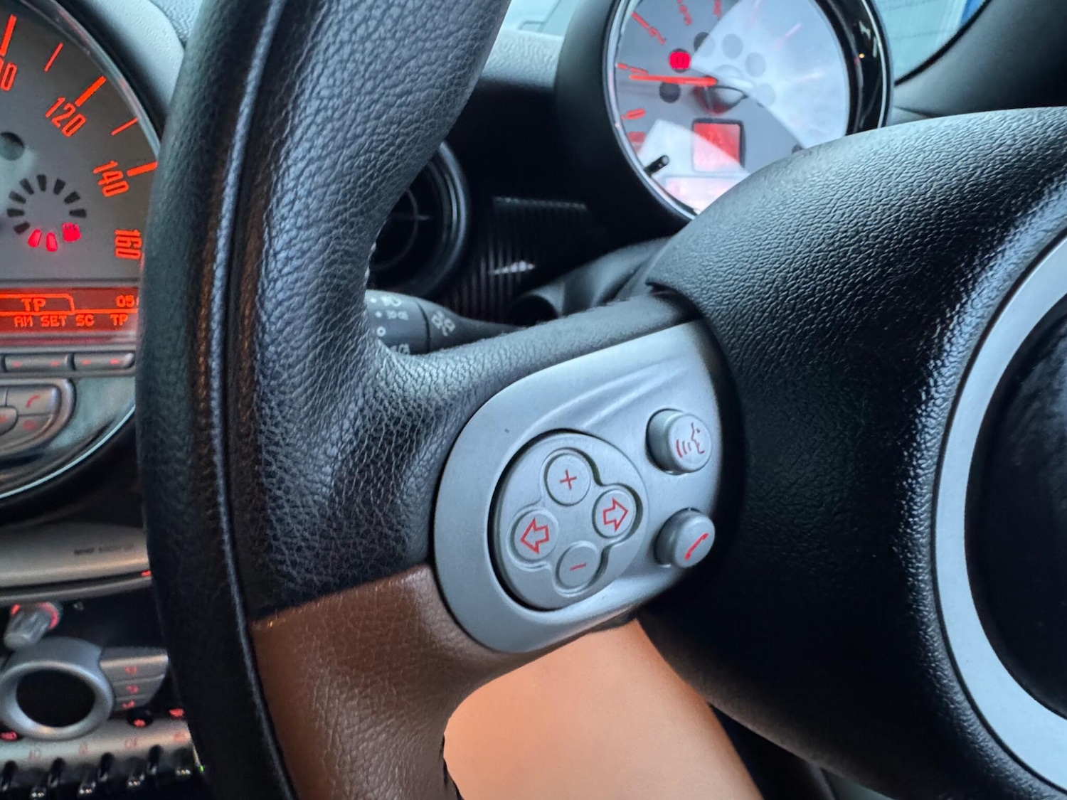 Used MINI Hatch 2010 for sale - 77315482: Photo 35