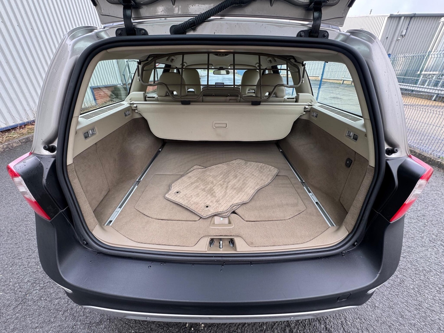 Used Volvo XC70 2008 for sale - 77229539: Photo 20