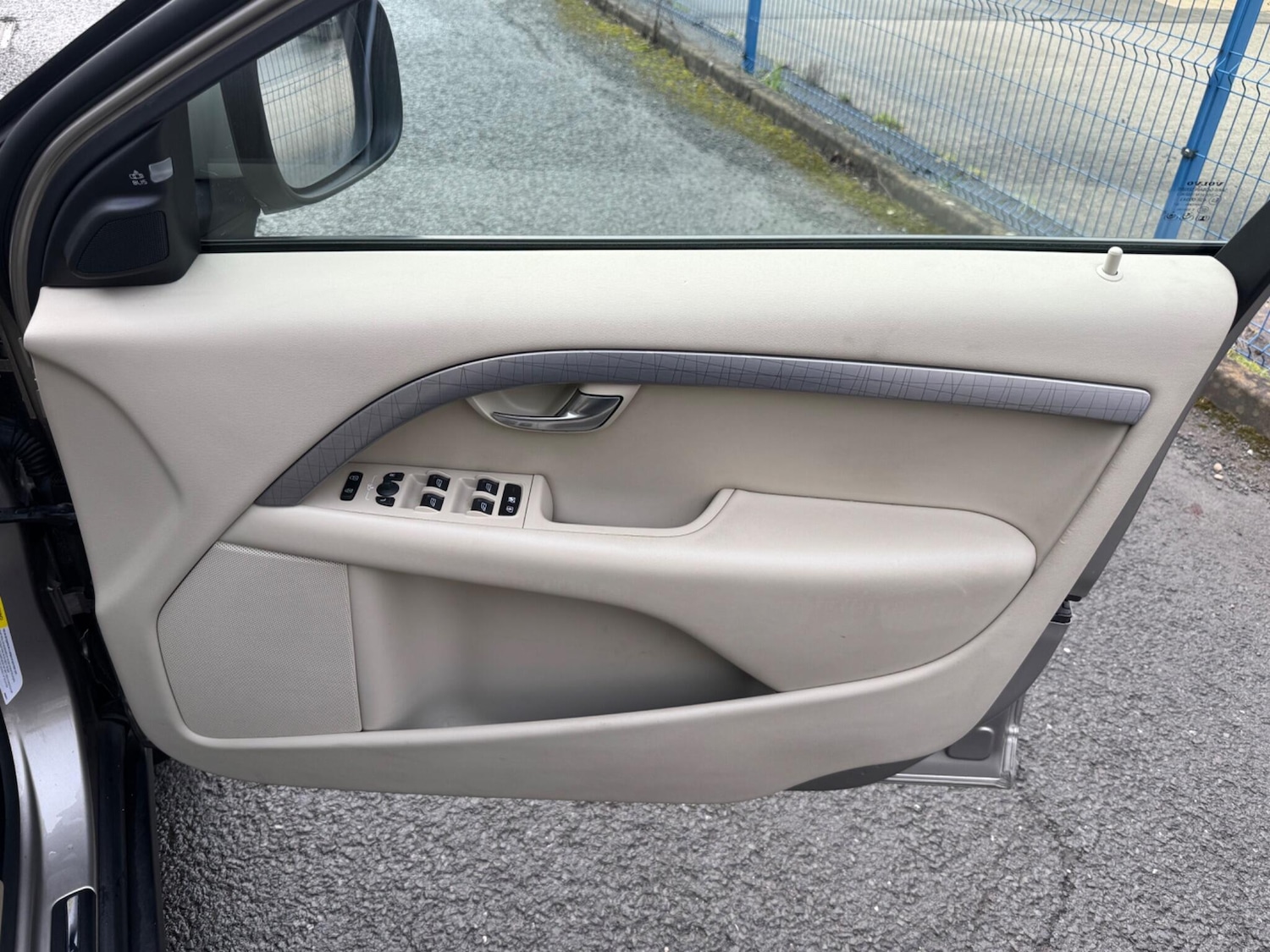 Used Volvo XC70 2008 for sale - 77229539: Photo 23