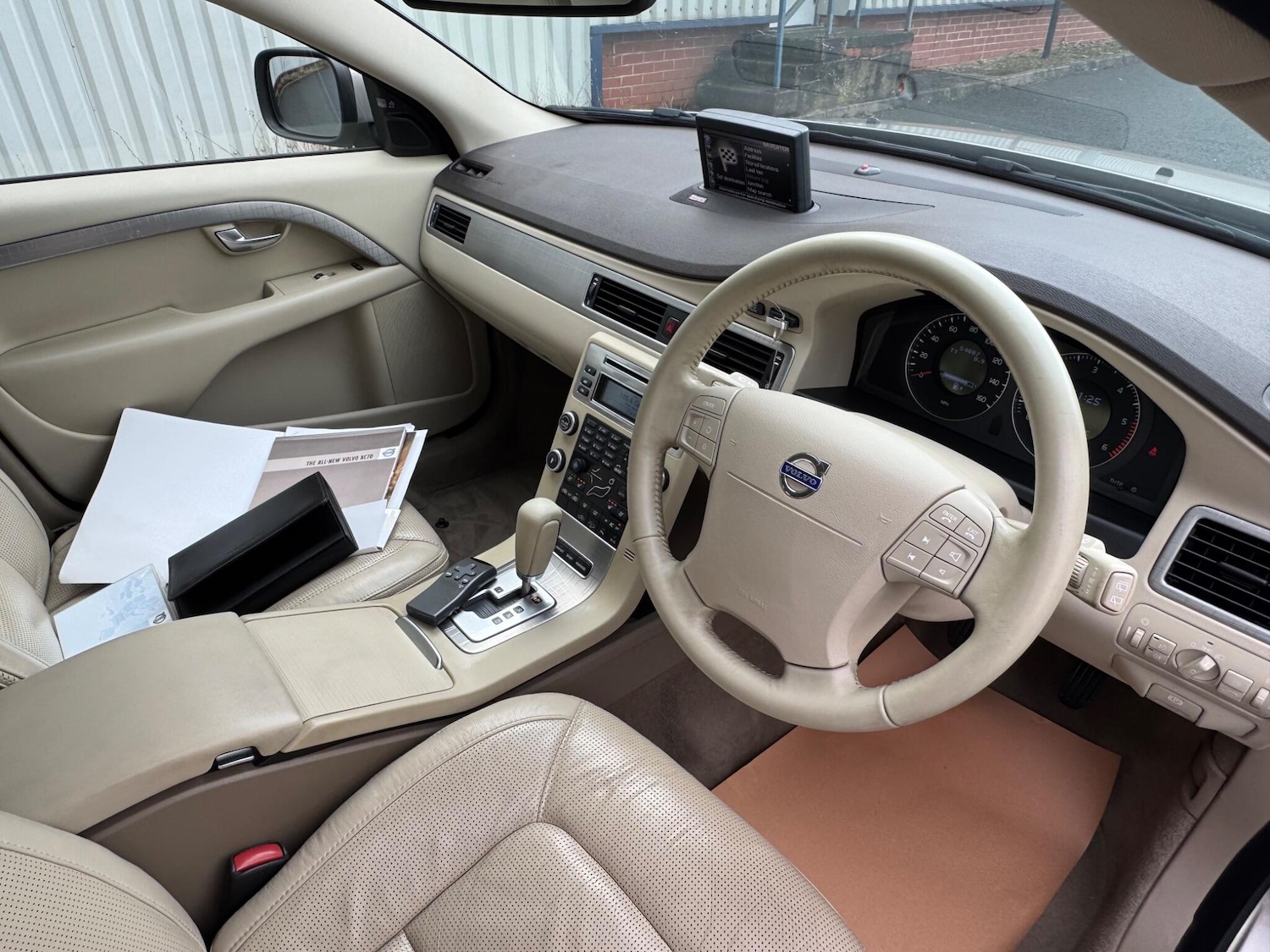 Used Volvo XC70 2008 for sale - 77229539: Photo 26