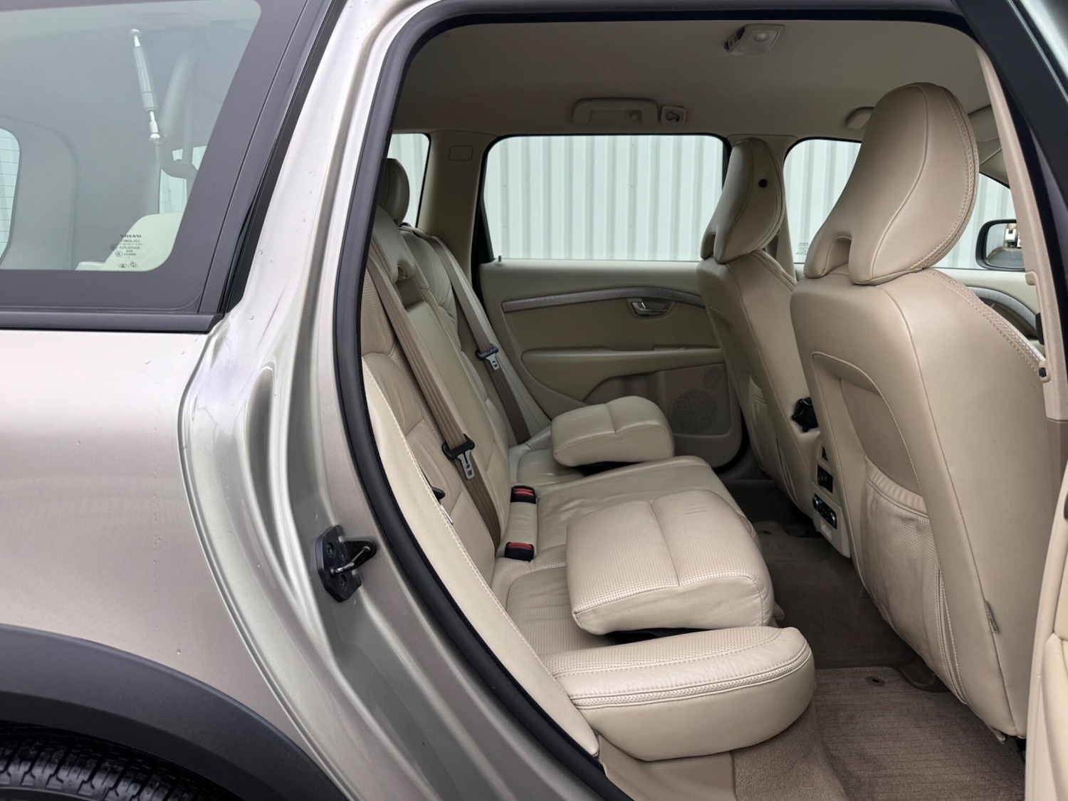 Used Volvo XC70 2008 for sale - 77229539: Photo 37