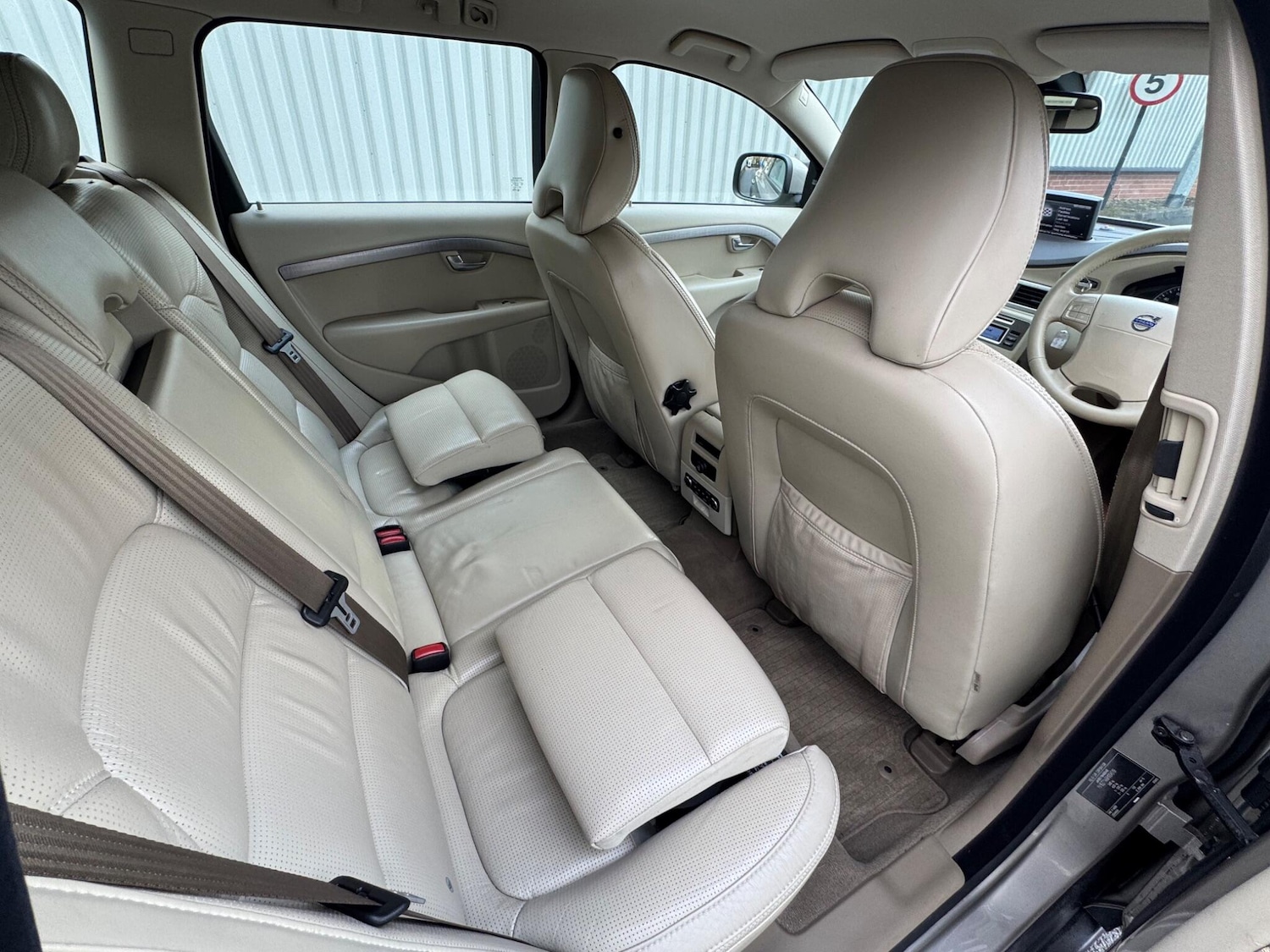 Used Volvo XC70 2008 for sale - 77229539: Photo 38