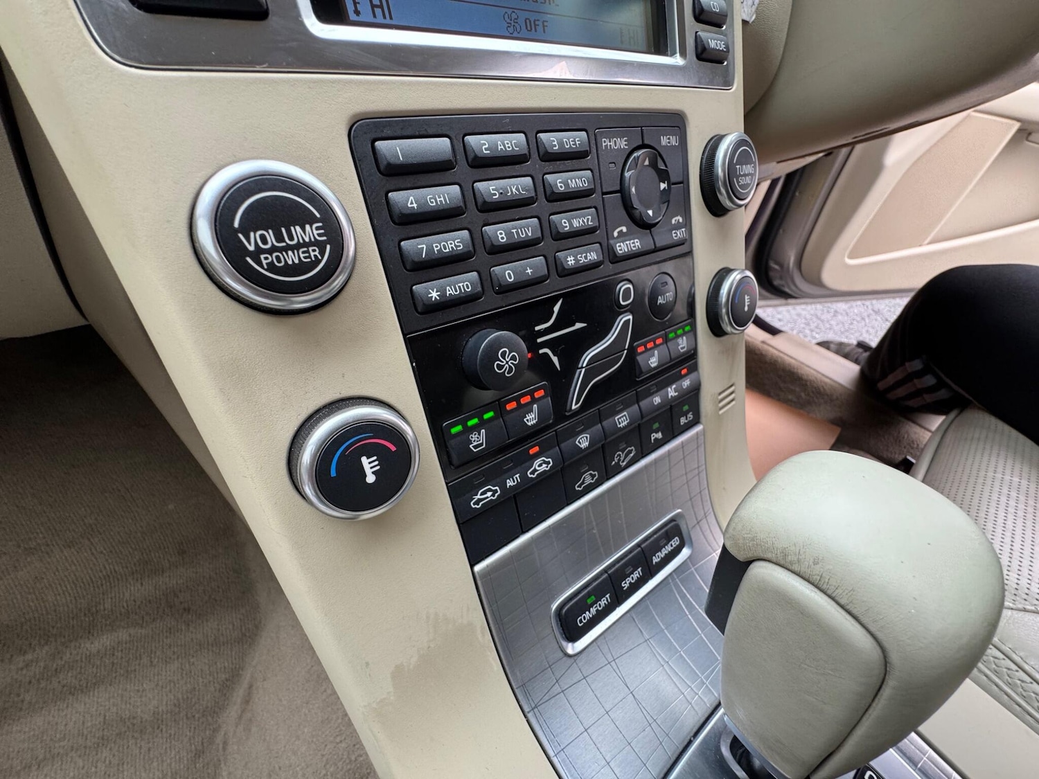 Used Volvo XC70 2008 for sale - 77229539: Photo 49