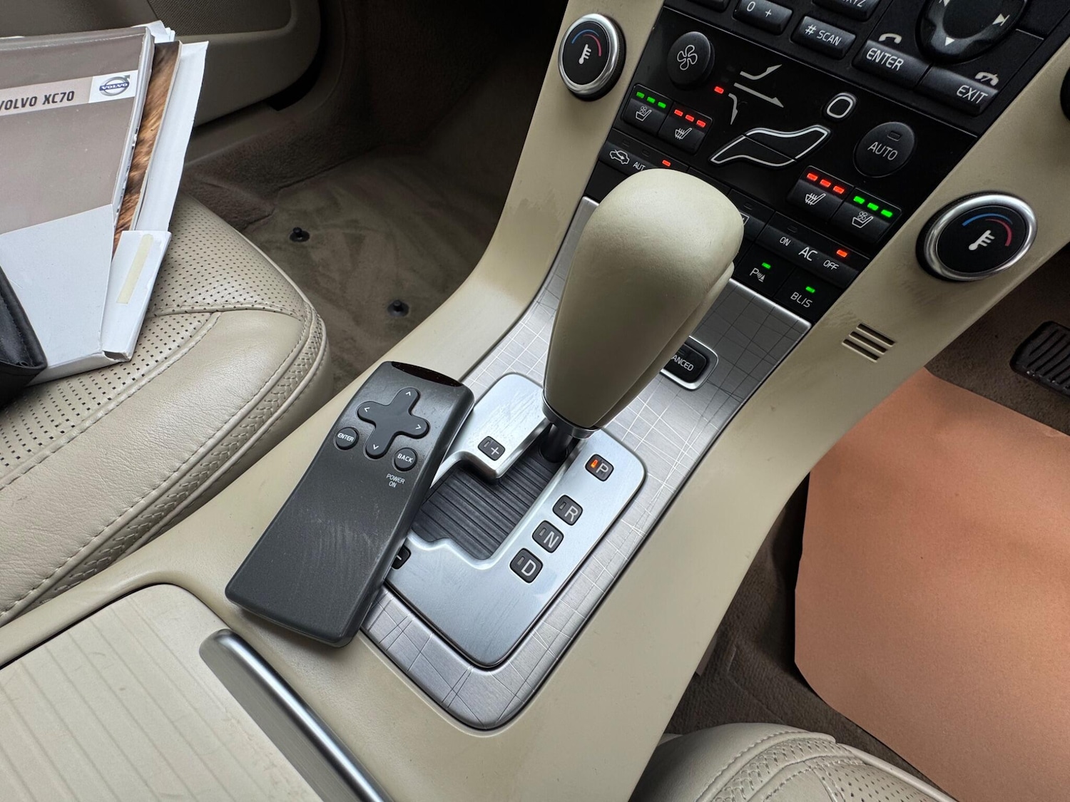 Used Volvo XC70 2008 for sale - 77229539: Photo 51