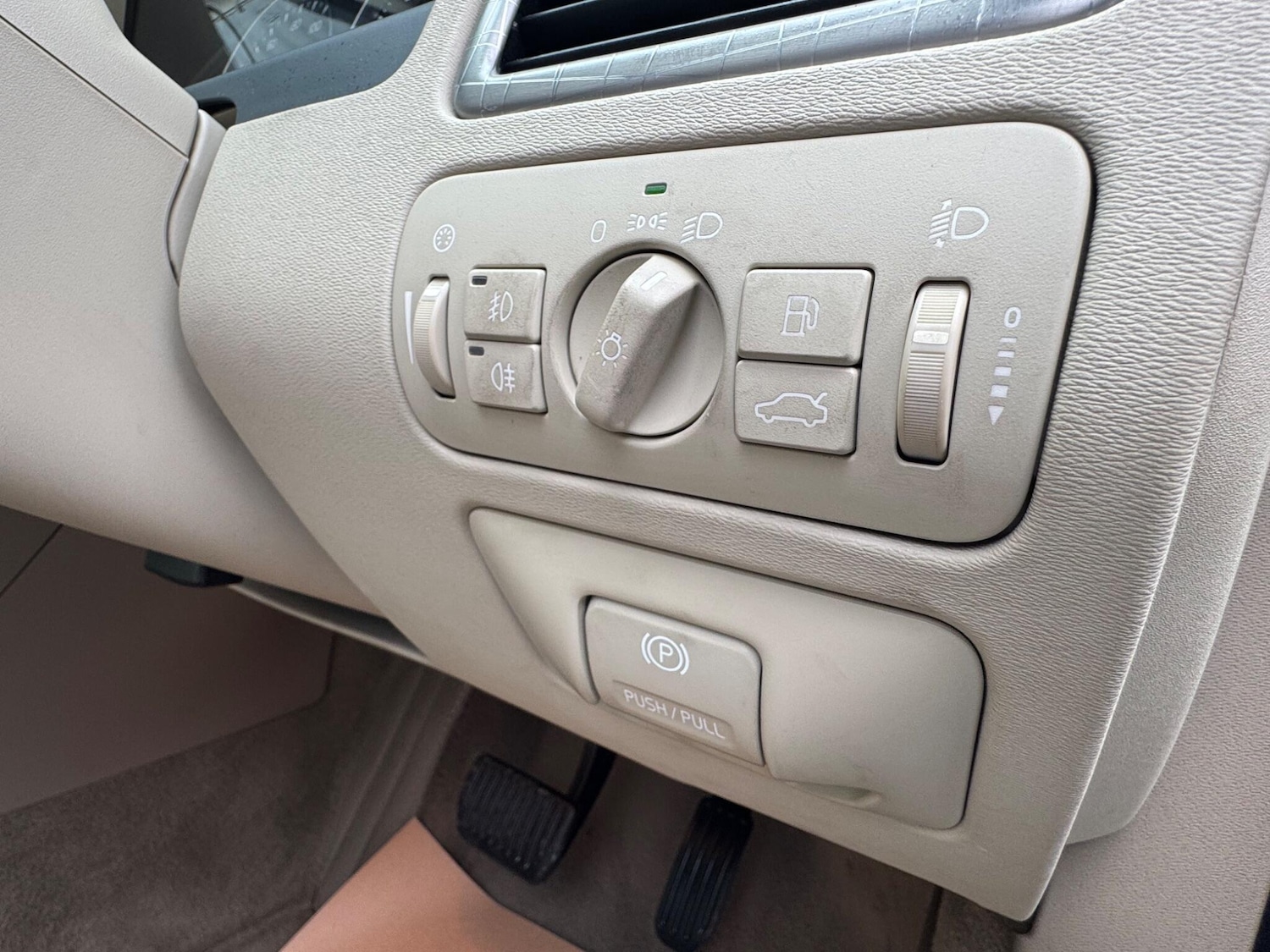 Used Volvo XC70 2008 for sale - 77229539: Photo 60