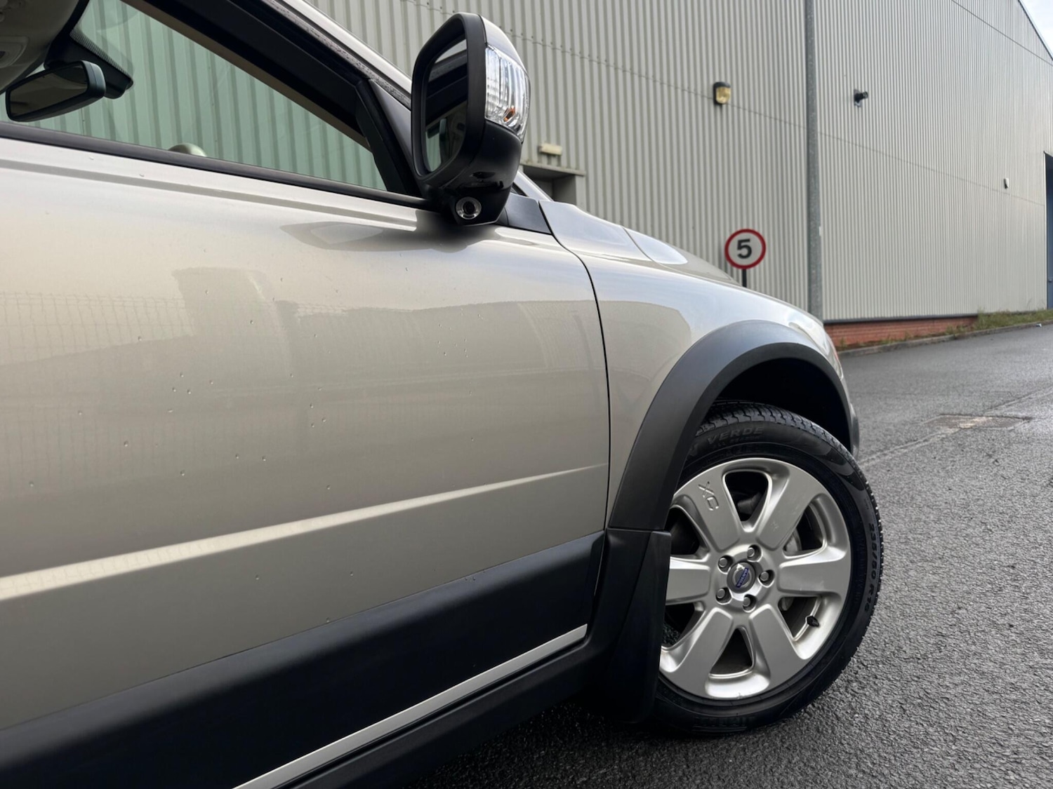 Used Volvo XC70 2008 for sale - 77229539: Photo 71