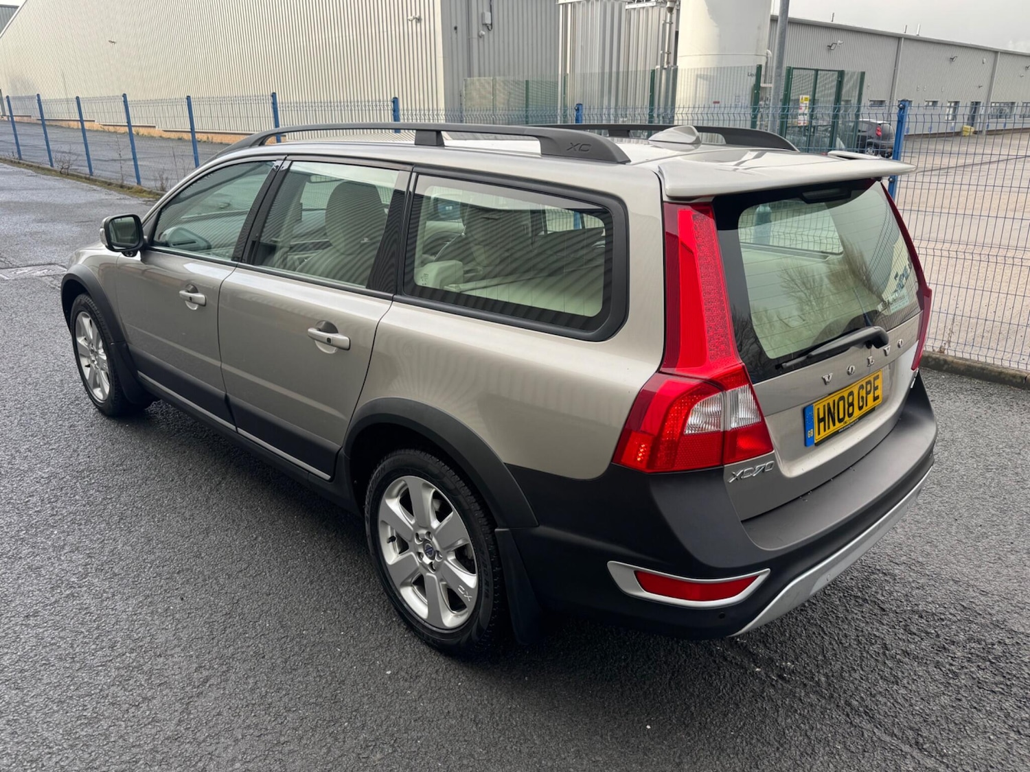 Used Volvo XC70 2008 for sale - 77229539: Photo 9