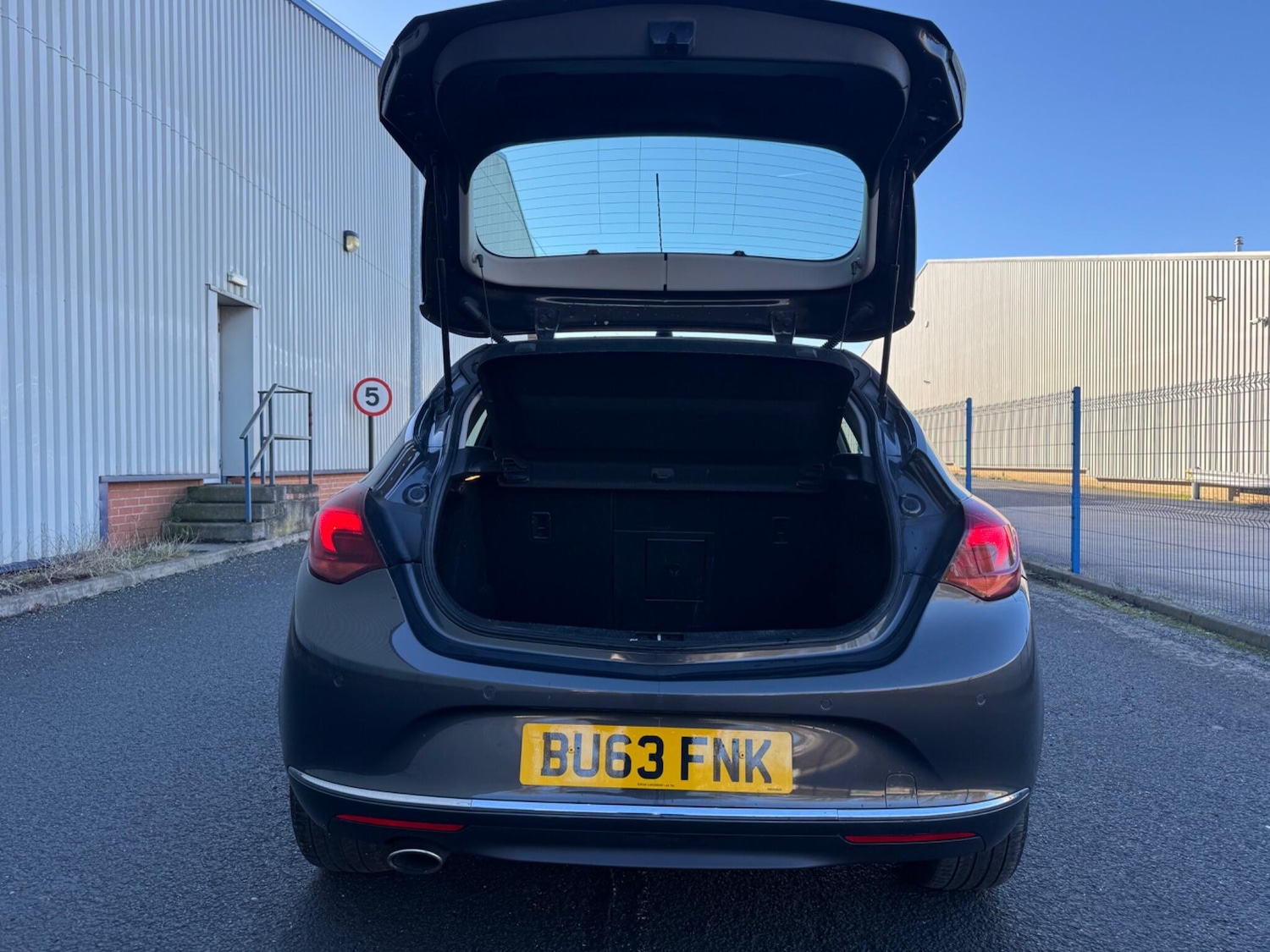 Used Vauxhall Astra 2013 for sale - 77559942: Photo 14