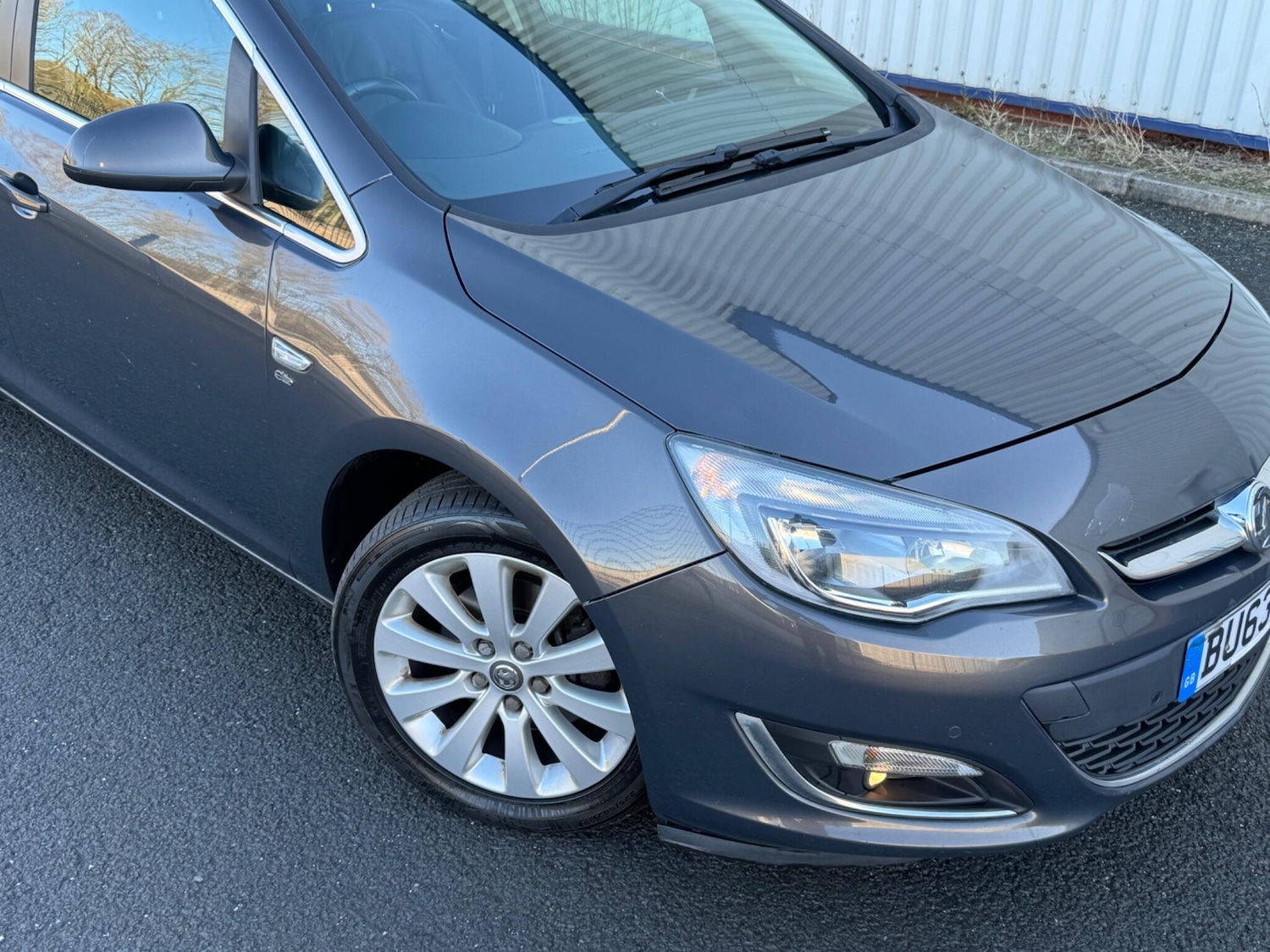 Used Vauxhall Astra 2013 for sale - 77559942: Photo 2
