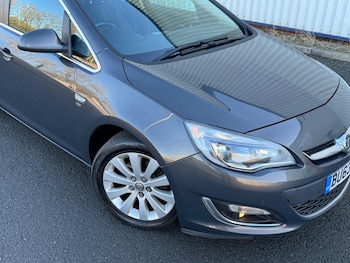 Used Vauxhall Astra 2013 for sale - 77559942: Photo