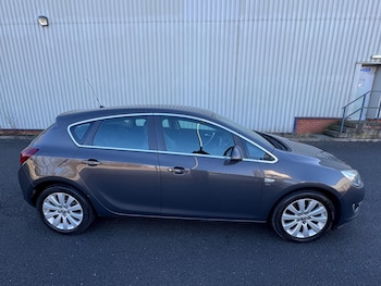 Used Vauxhall Astra 2013 for sale - 77559942: Photo