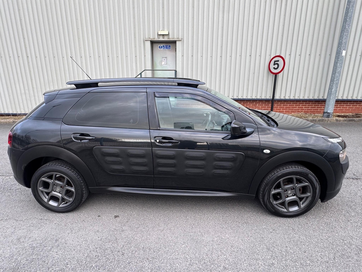 Used Citroen C4 Cactus 2015 for sale - 78046661: Photo 5