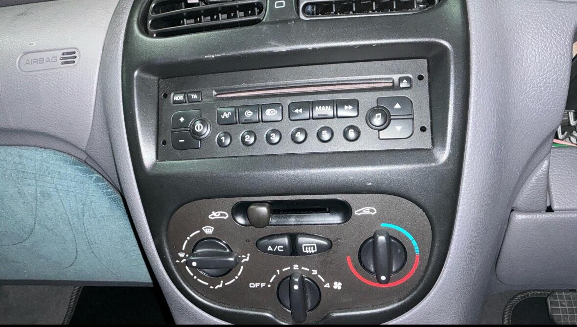 Used Peugeot 206 2001 for sale - 77456160: Photo 5