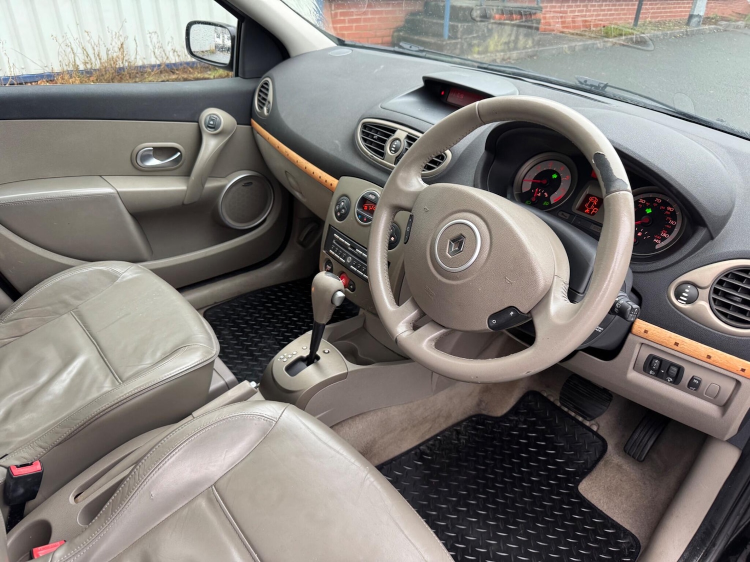 Used Renault Clio 2006 for sale - 77205091: Photo 16