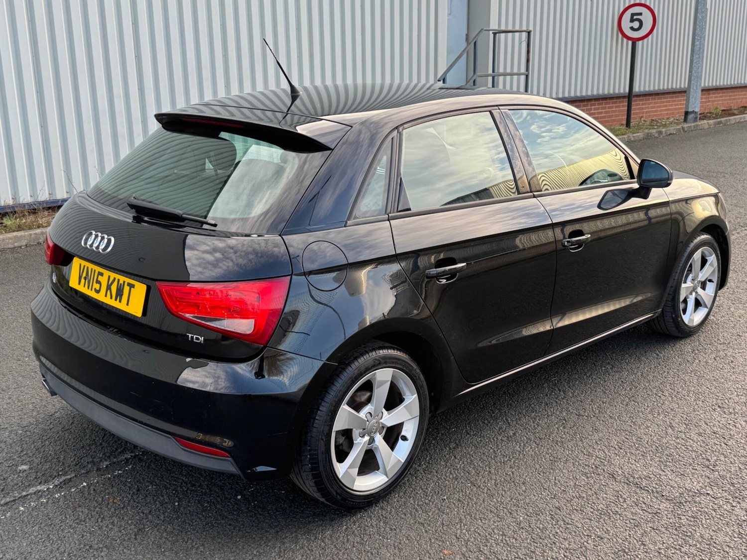 Used Audi A1 2015 for sale - 77205098: Photo 11