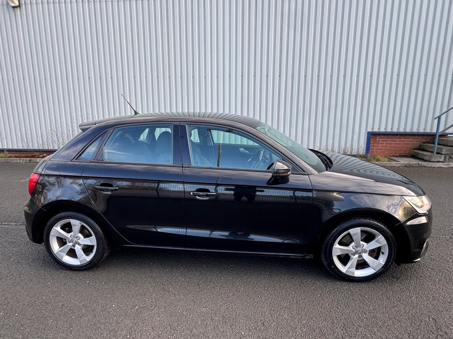 Used Audi A1 2015 for sale - 77205098: Photo 4
