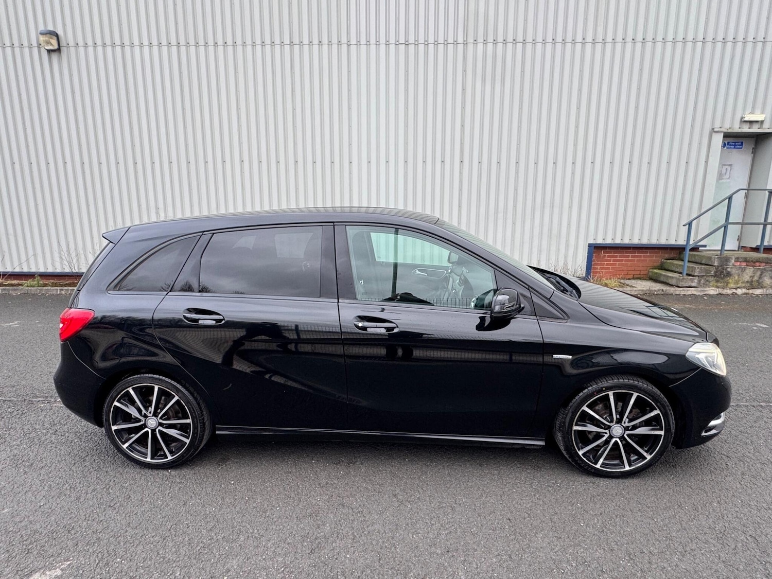 Used Mercedes-Benz B Class 2012 for sale - 77205093: Photo 4