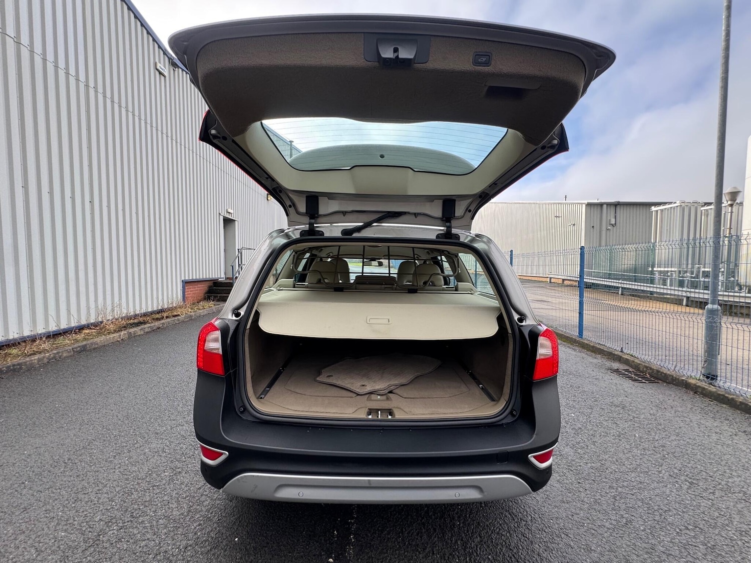 Used Volvo XC70 for sale - 77824191: Photo 17