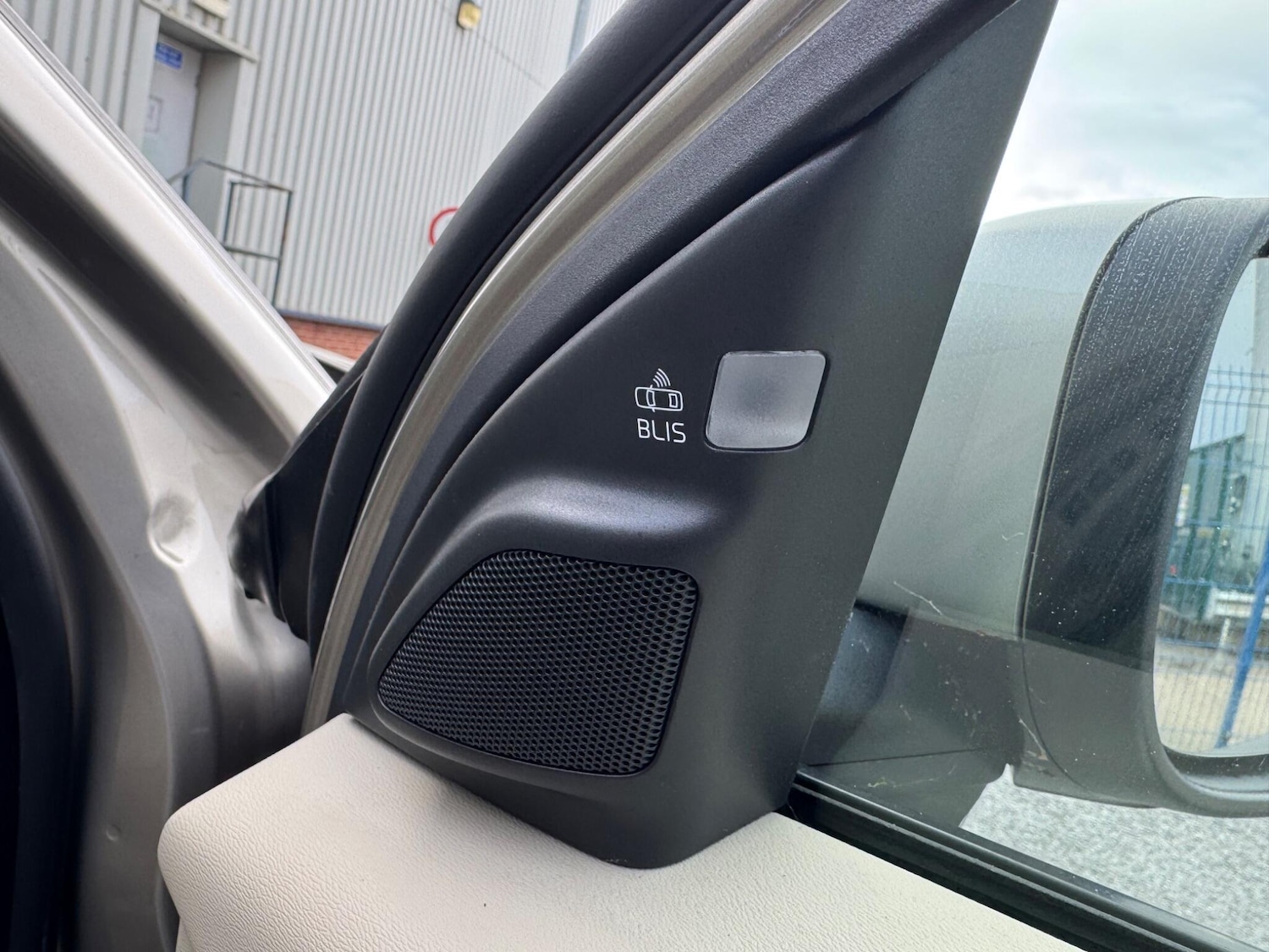 Used Volvo XC70 for sale - 77824191: Photo 25