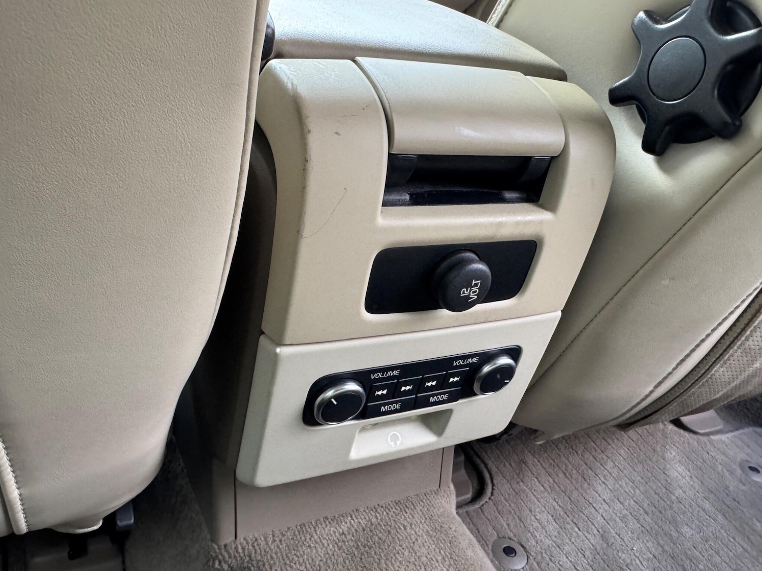 Used Volvo XC70 for sale - 77824191: Photo 40