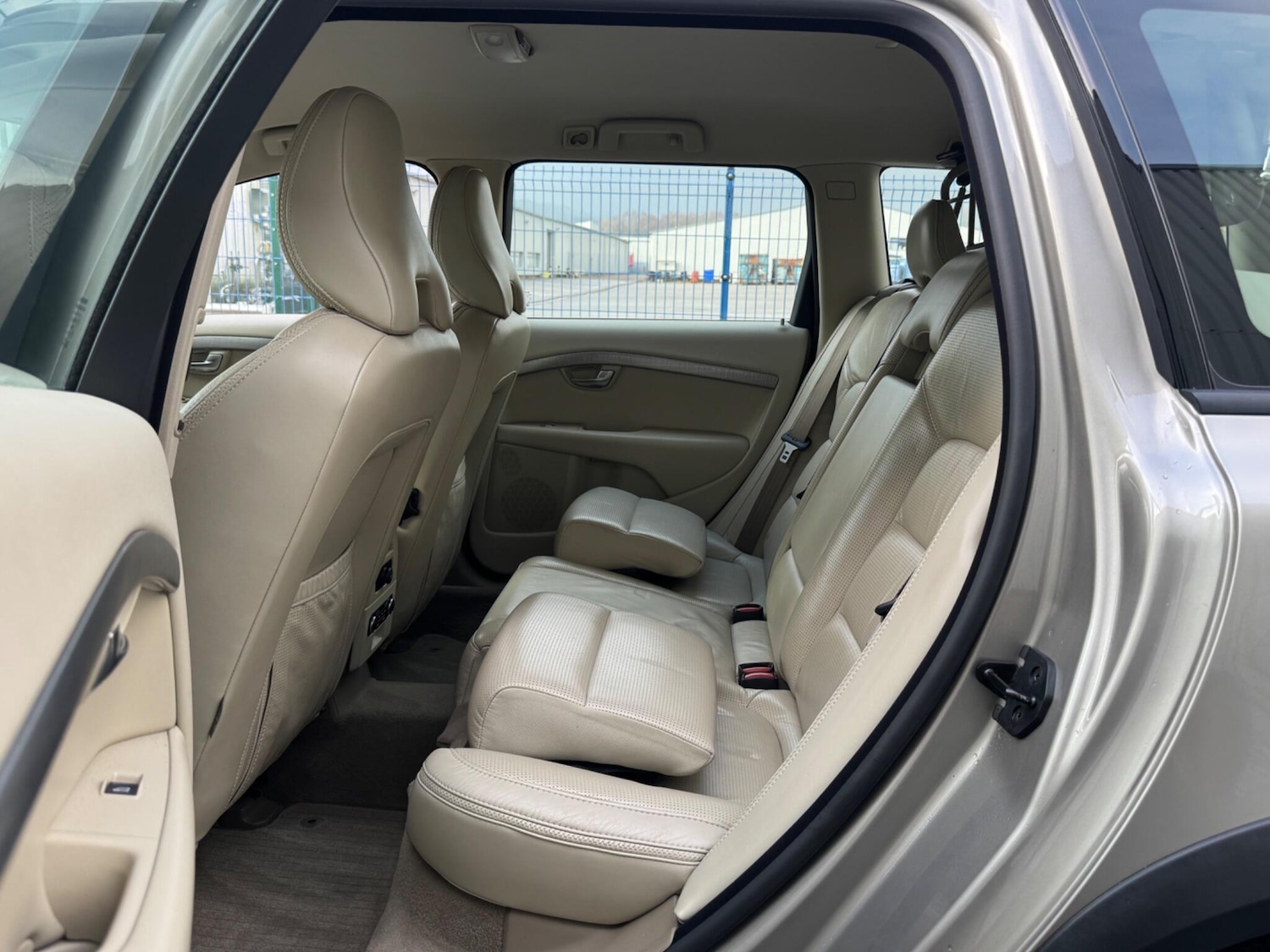 Used Volvo XC70 for sale - 77824191: Photo 46