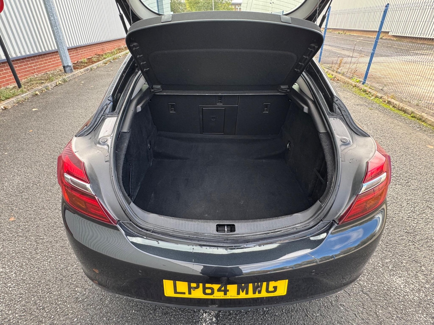 Used Vauxhall Insignia 2015 for sale - 77205080: Photo 15