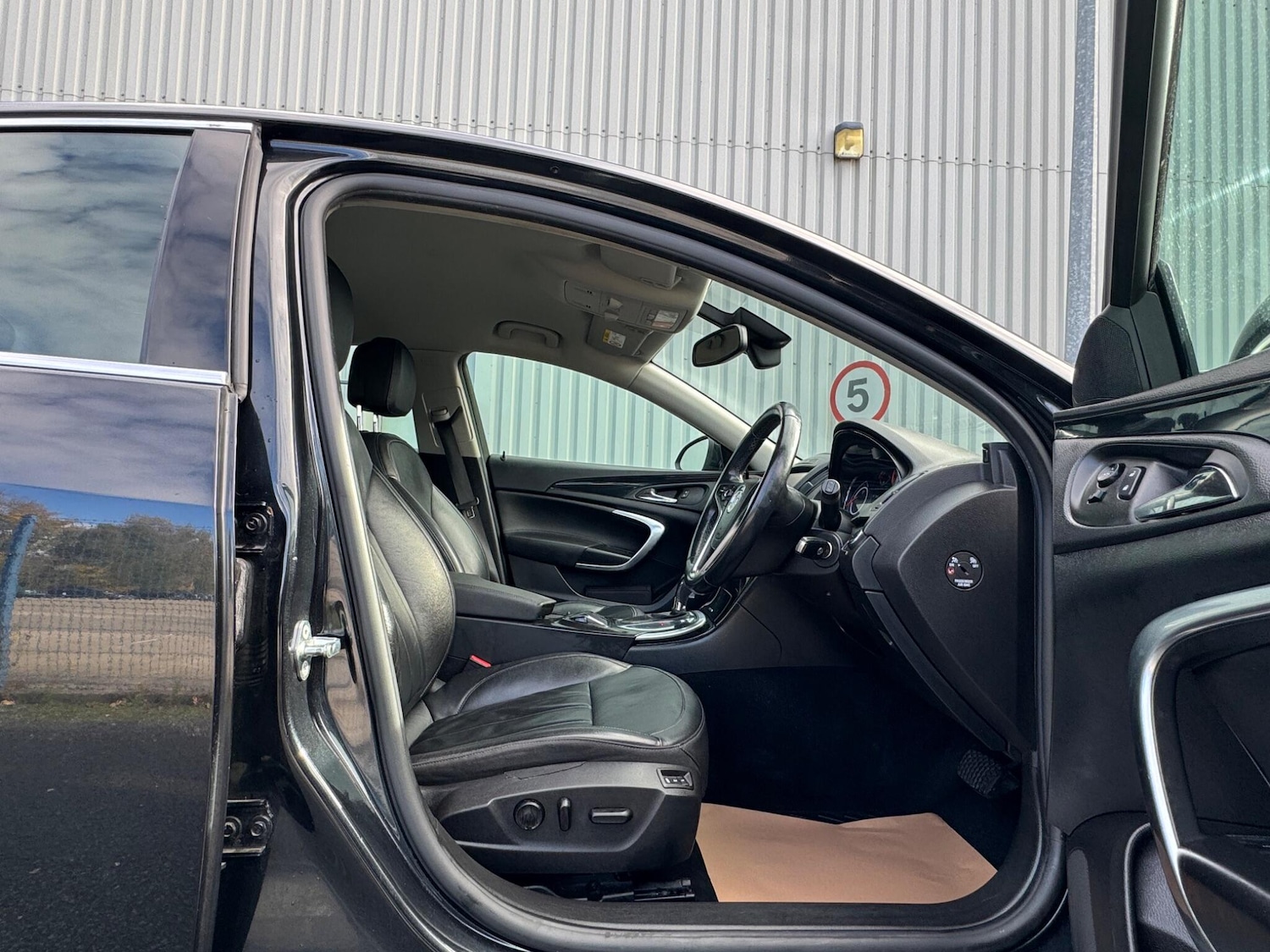 Used Vauxhall Insignia 2015 for sale - 77205080: Photo 24