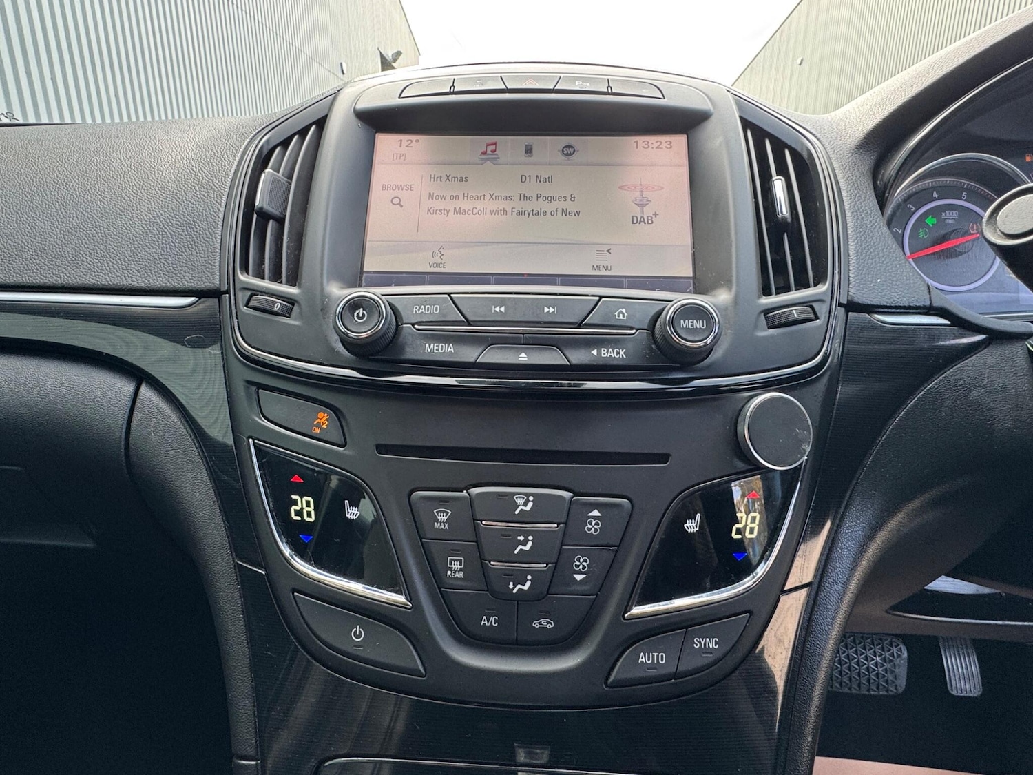 Used Vauxhall Insignia 2015 for sale - 77205080: Photo 26