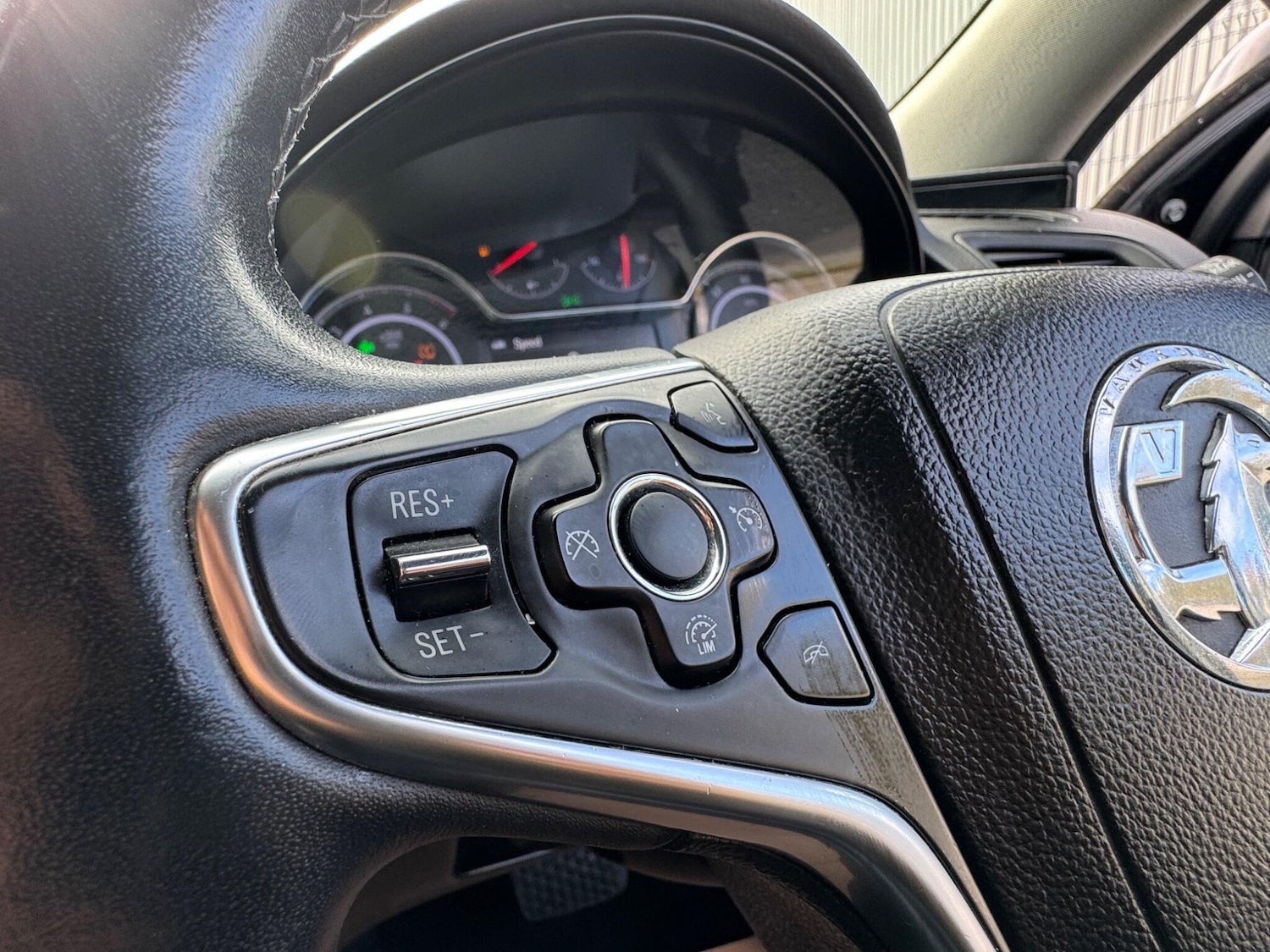 Used Vauxhall Insignia 2015 for sale - 77205080: Photo 38