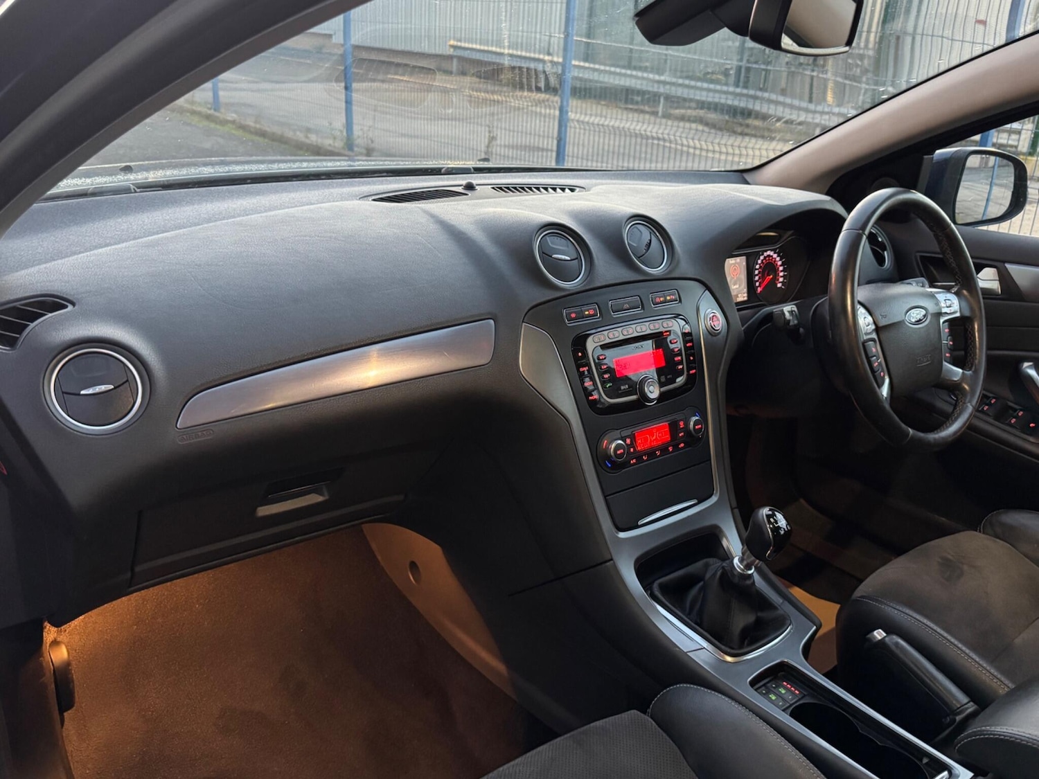 Used Ford Mondeo 2011 for sale - 77205077: Photo 16